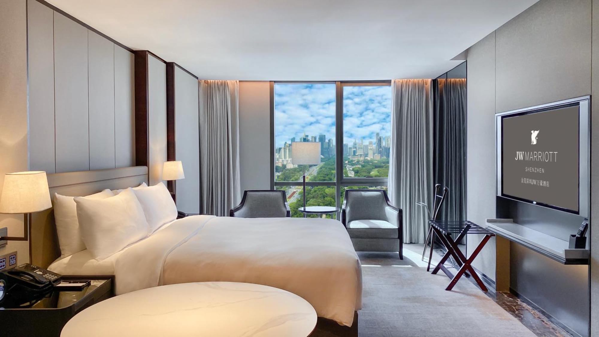 Deluxe King Room High Floor