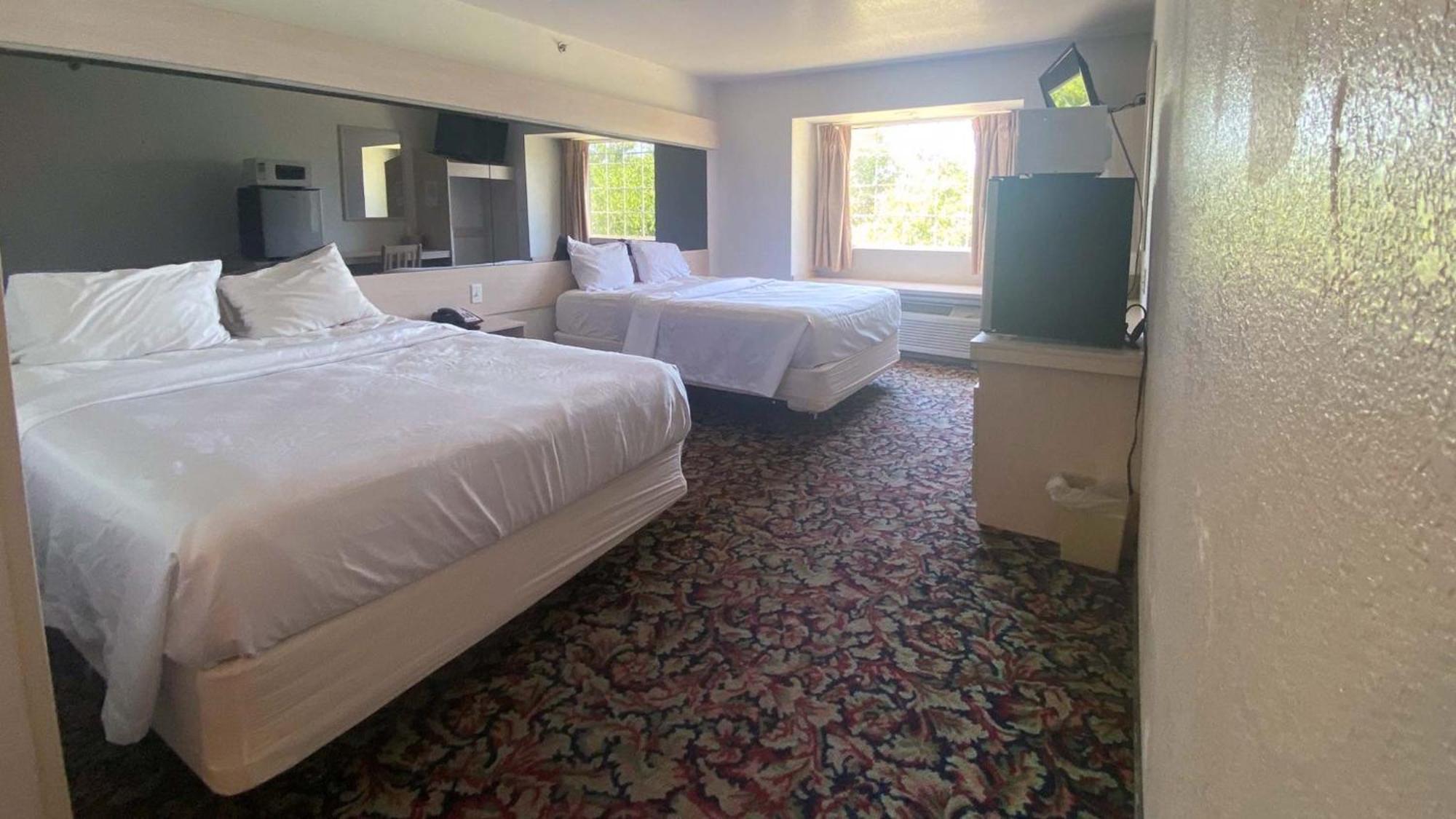 Queen Room Two Queen Beds Disability Access Roll Shower