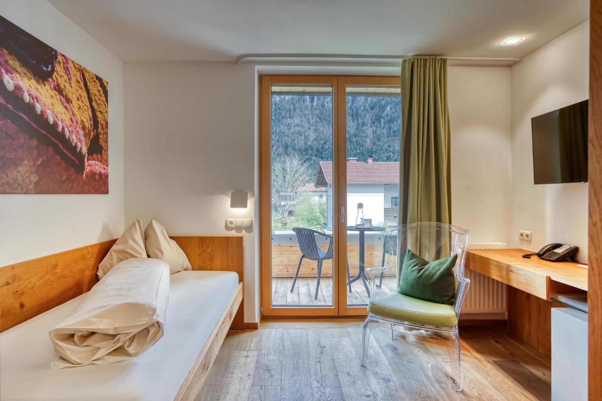 Single Room Balcony