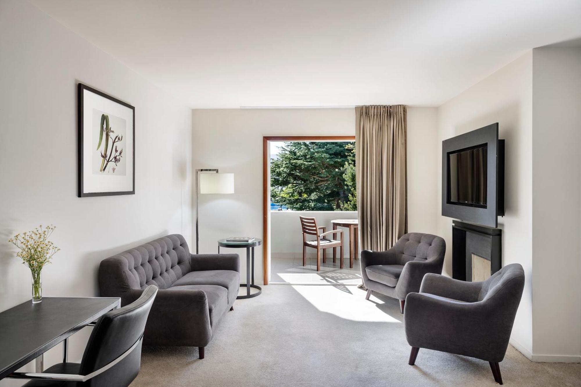 Suite Dreams,1662979382:JPEG