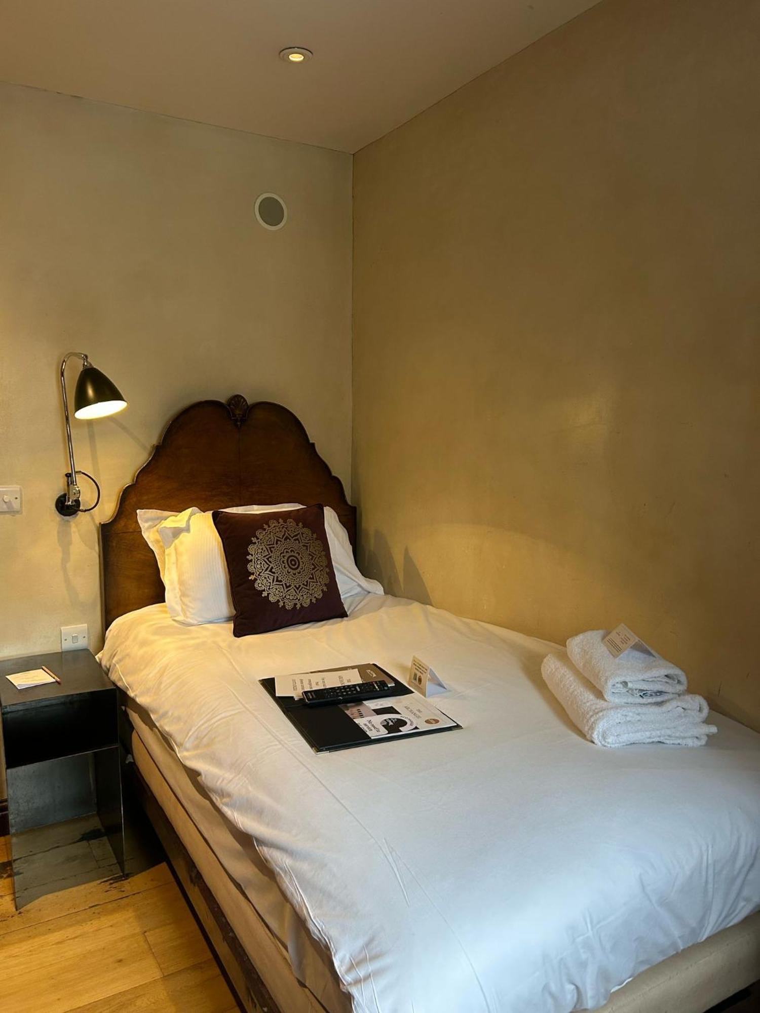 Classic Single Room