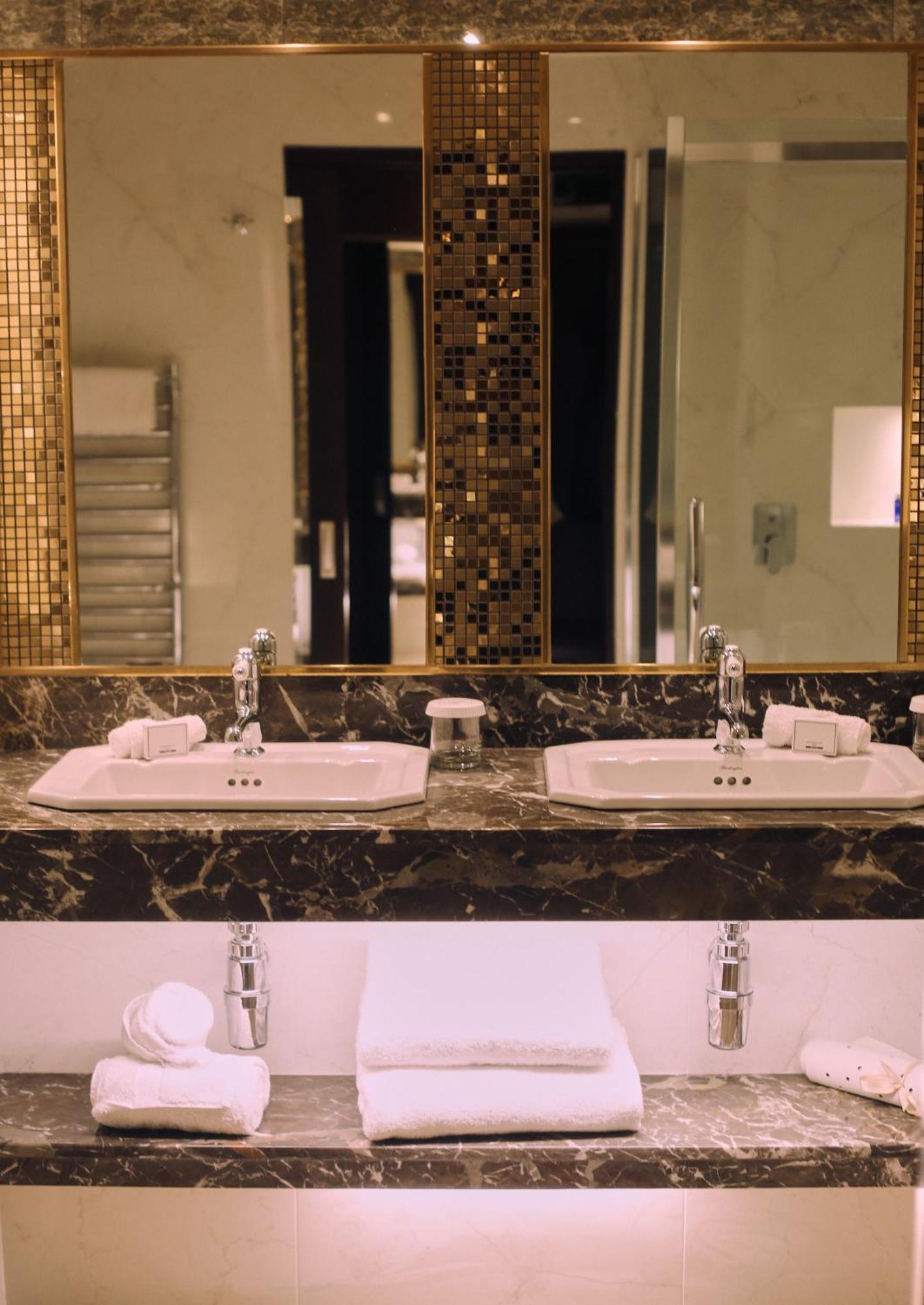 King Room,1707940272:JPEG