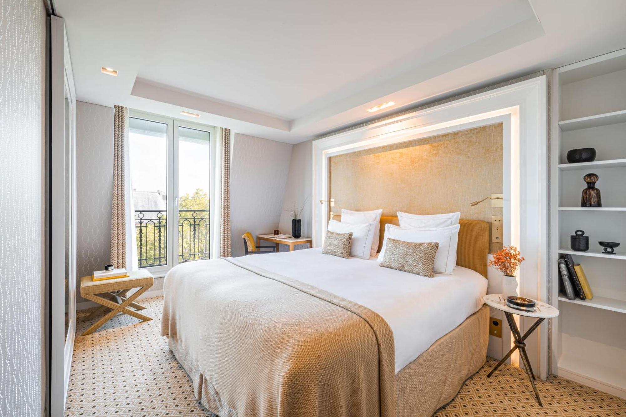 Privilege Room Saint-Germain-des-Prés Church View