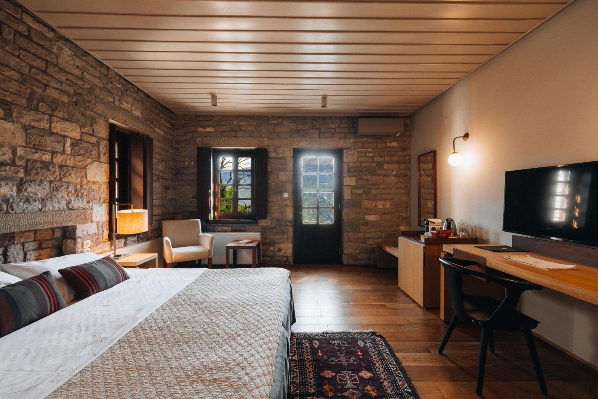 Double or Twin Room Mountain View