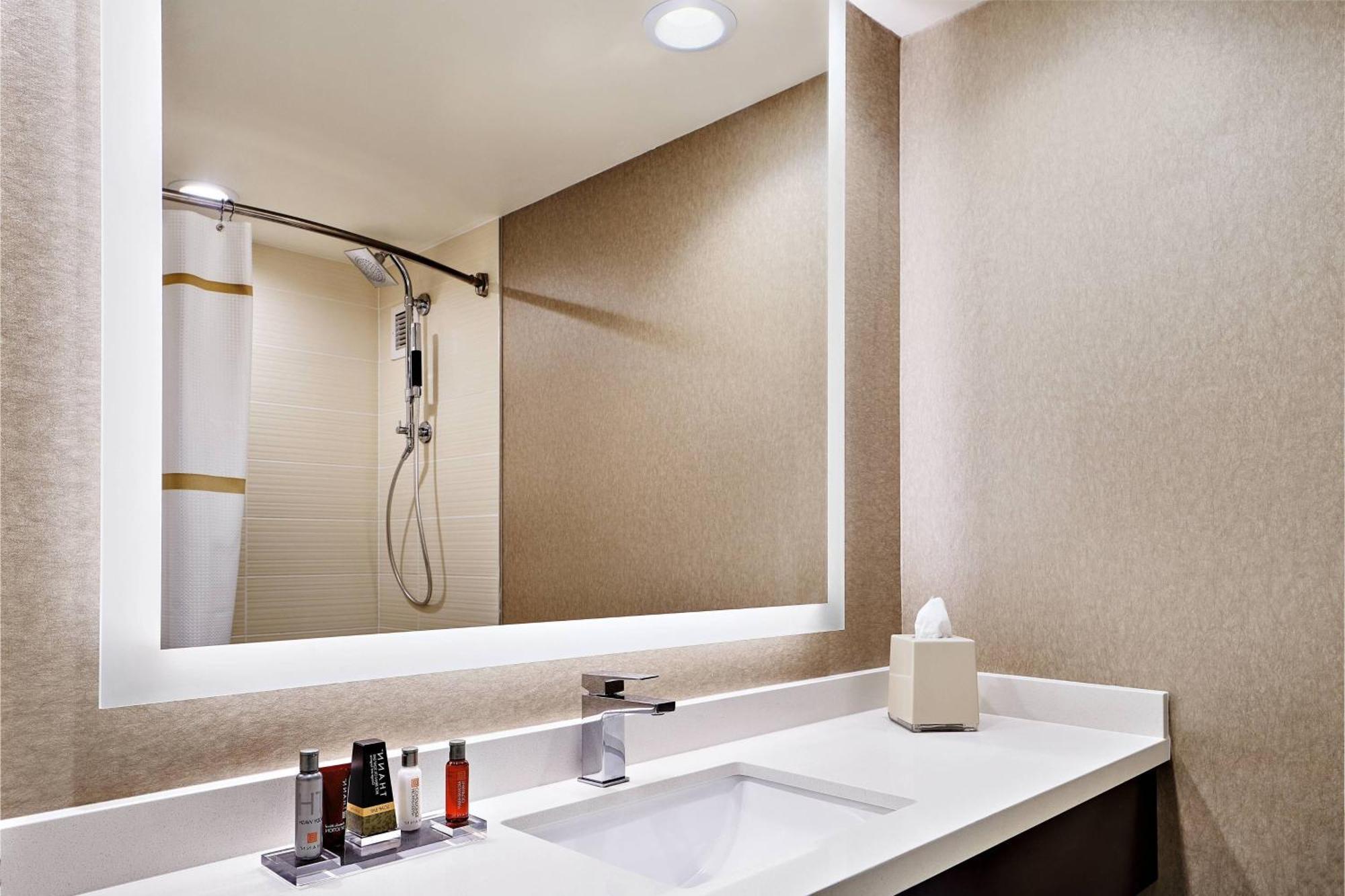 Queen Room Two Queen Beds Hearing Accessible