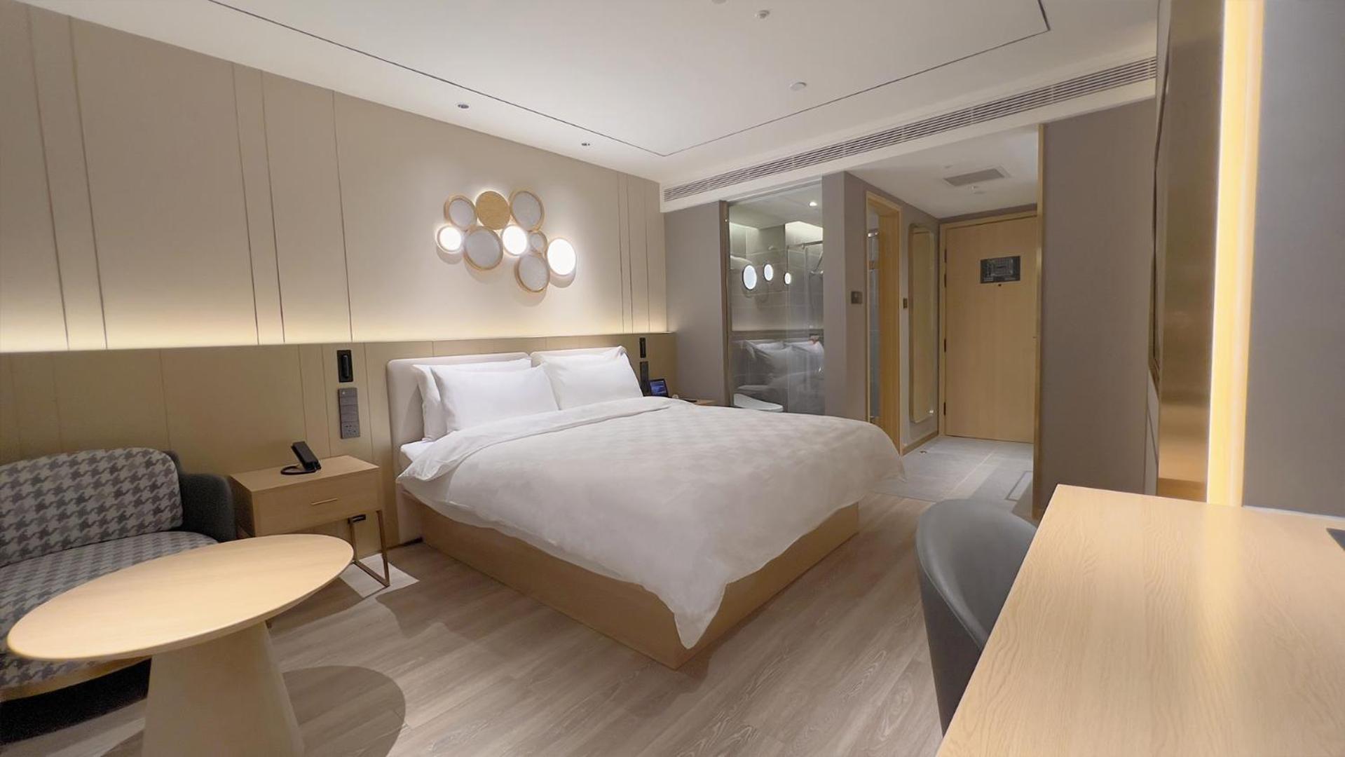 Premium Queen Room