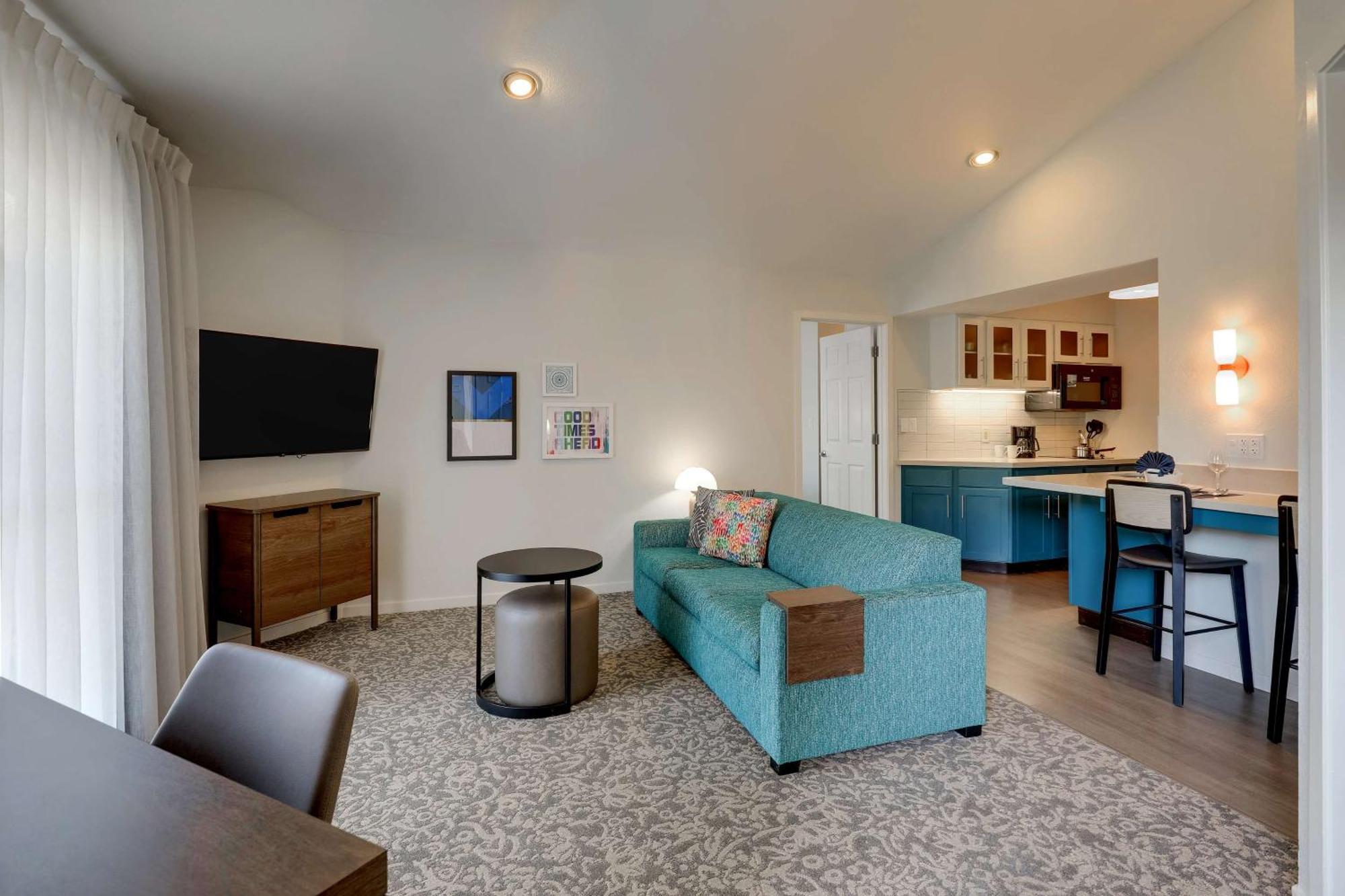 Penthouse Suite,70948778:JPEG