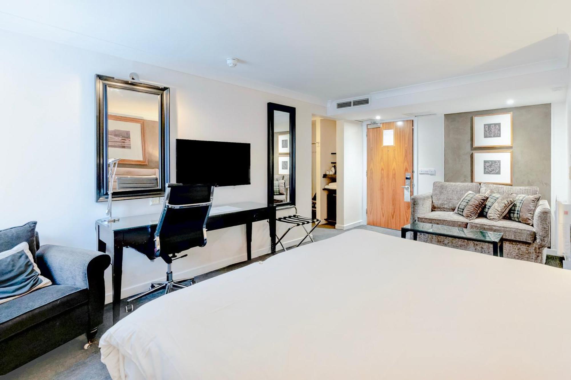 Deluxe King Room