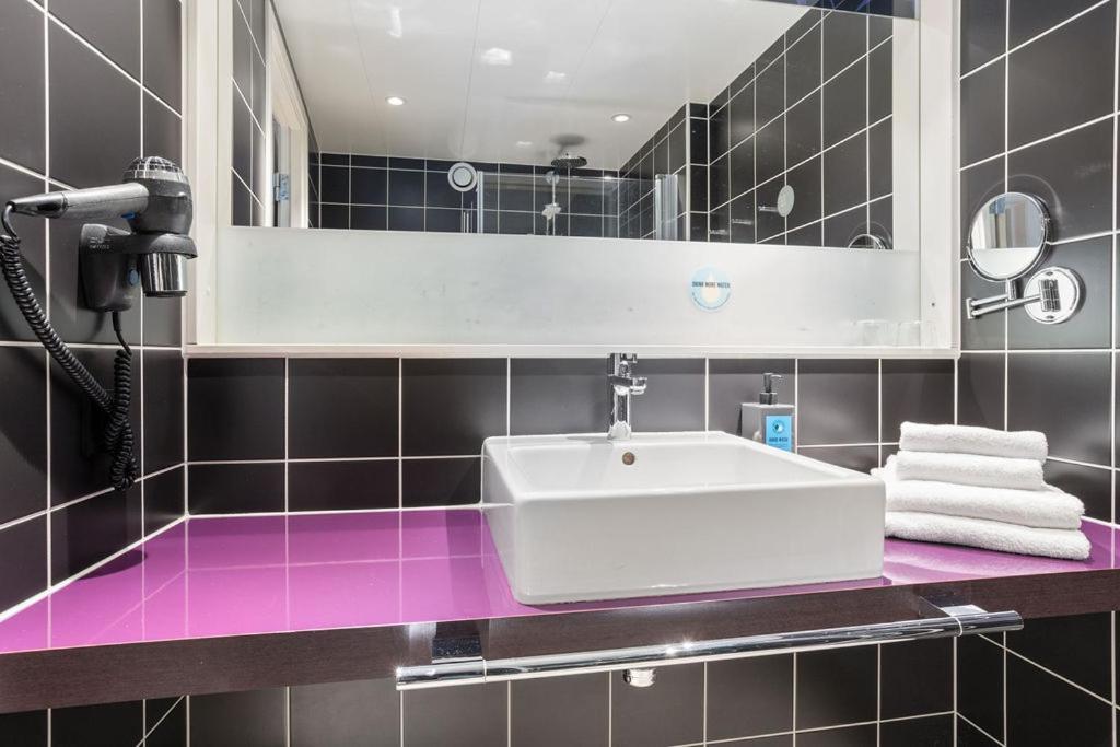 Standard Double Room,1665402056:JPEG