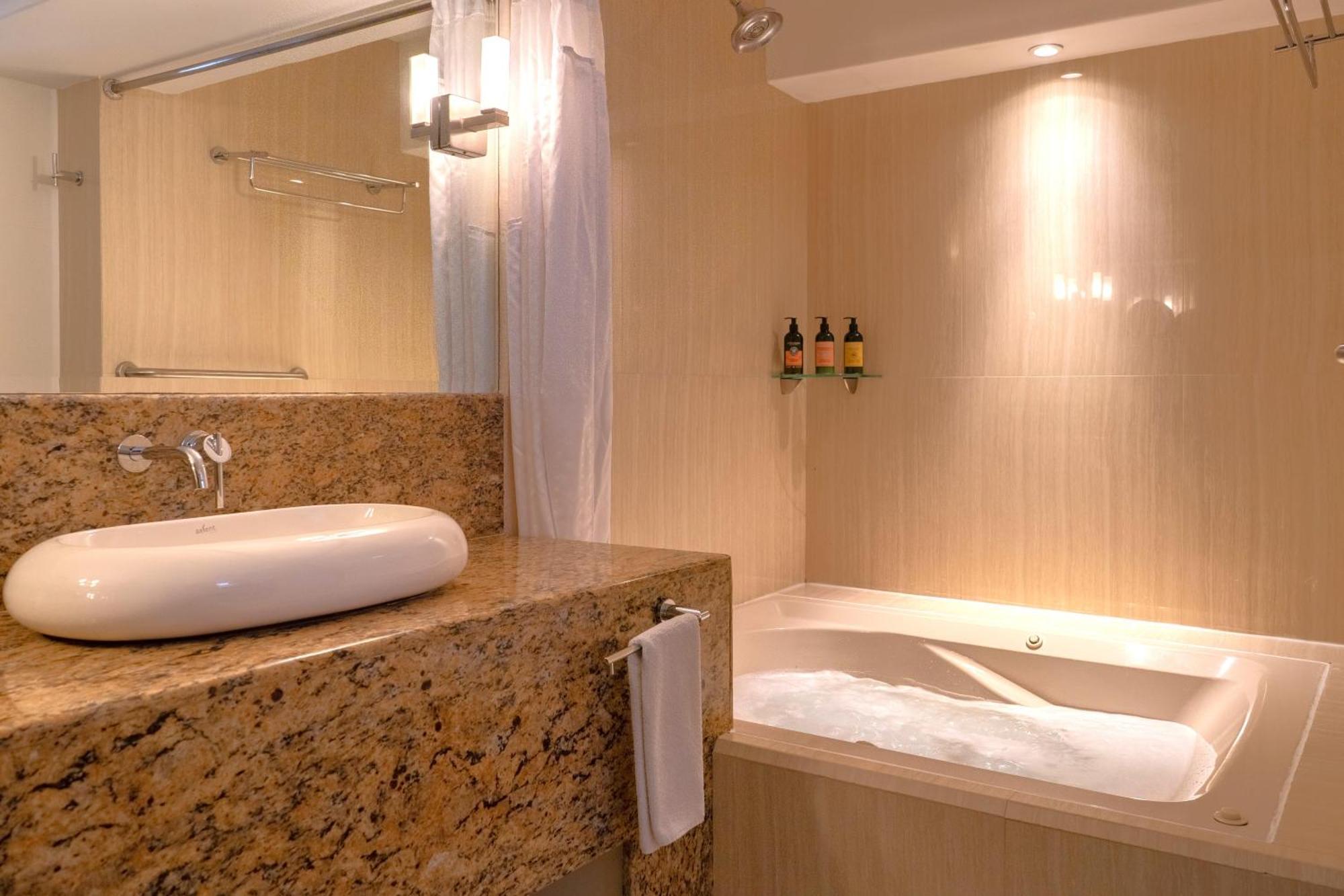 Master Suite,1665410311:JPEG