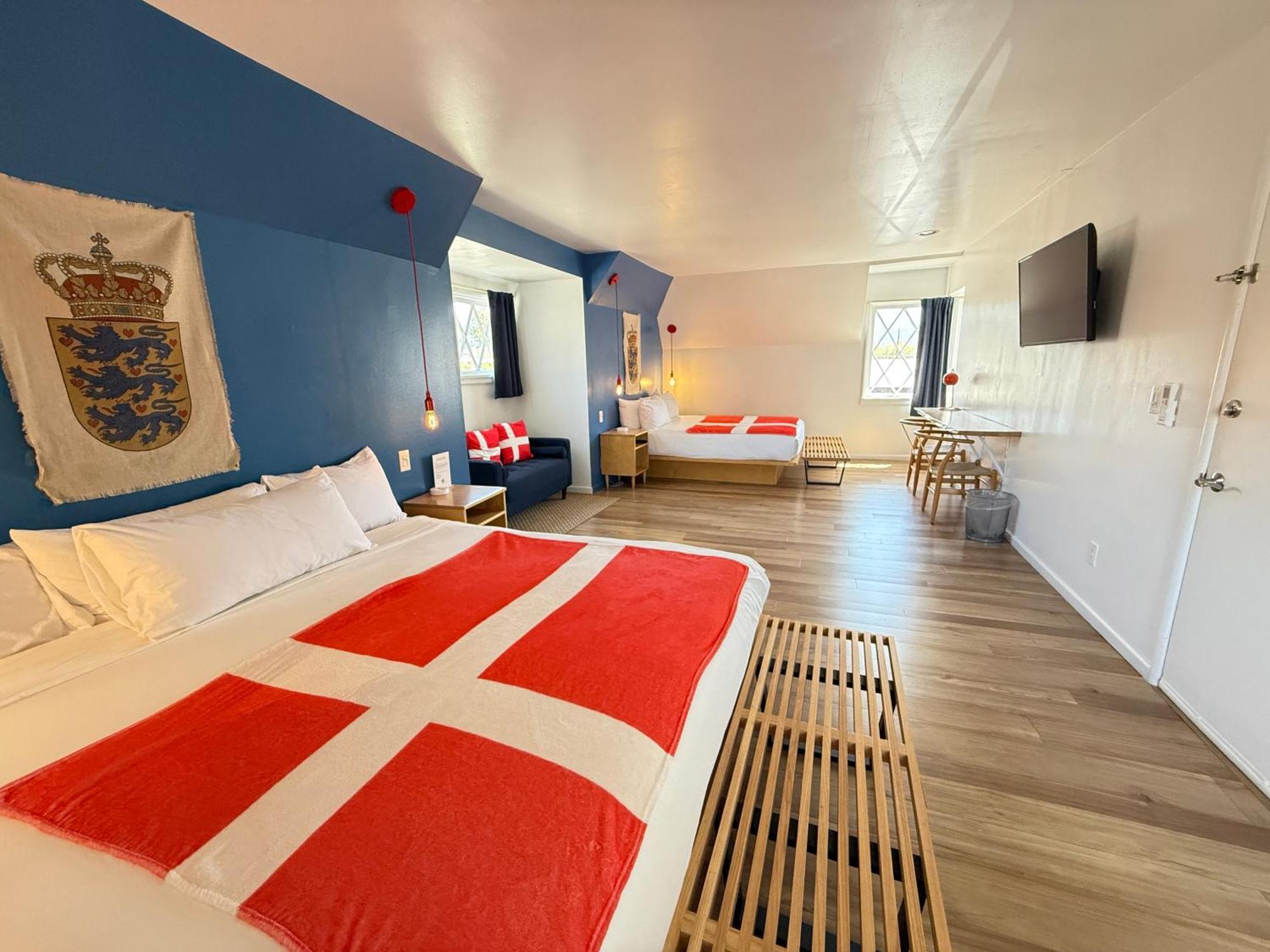 Deluxe Family Suite