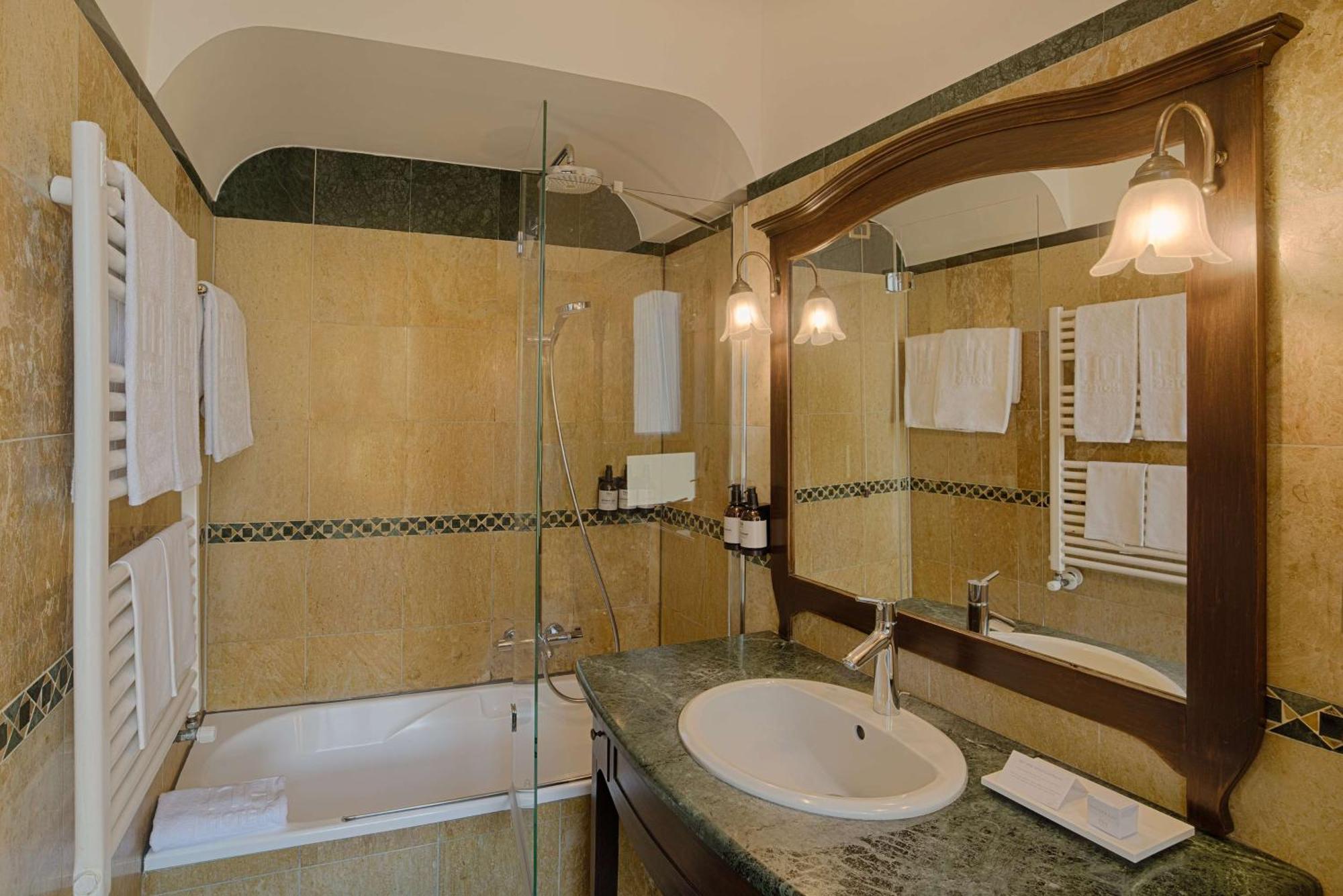 Premium Twin Room,1666639141:JPEG