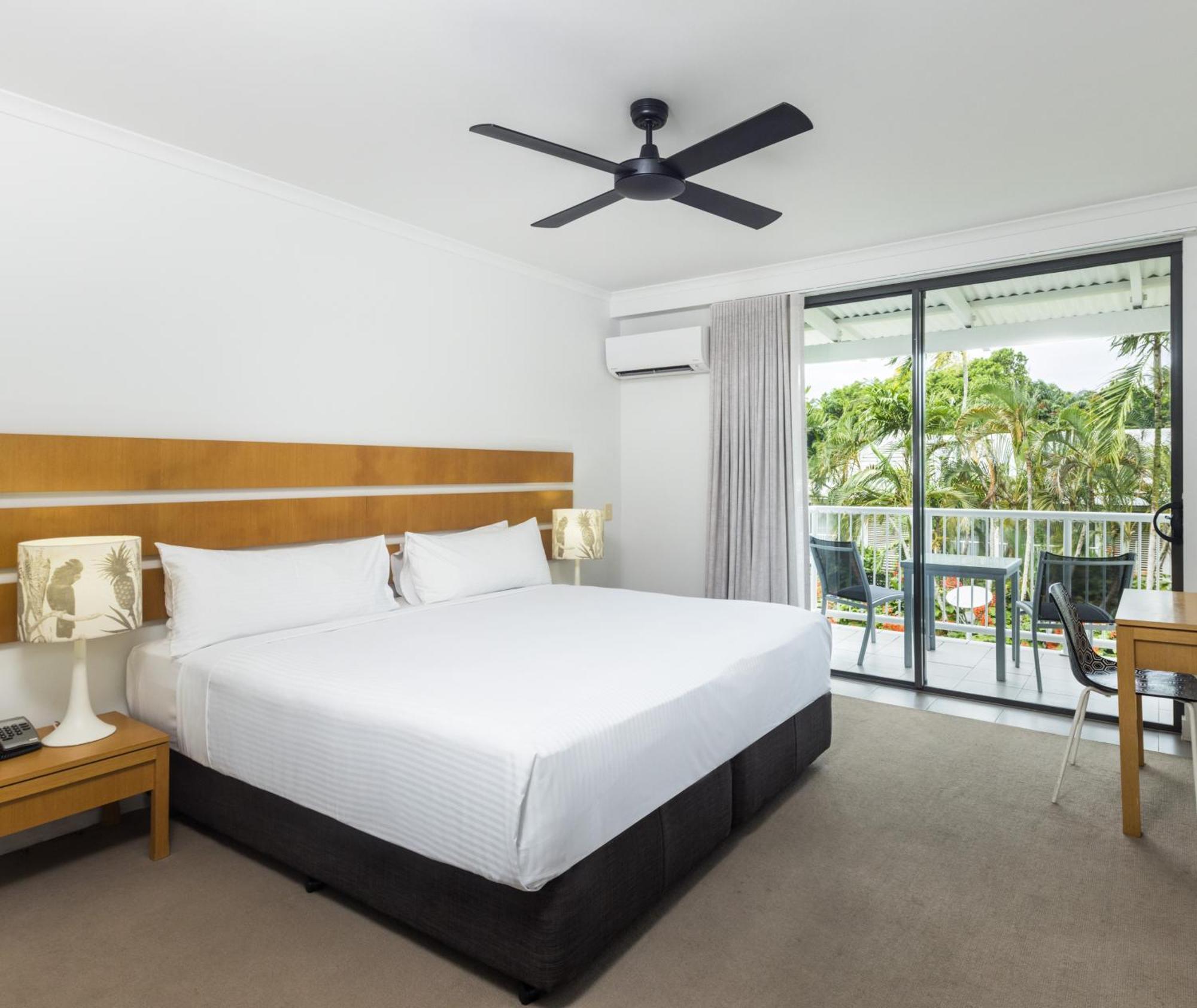 King Room Garden View No Housekeeping