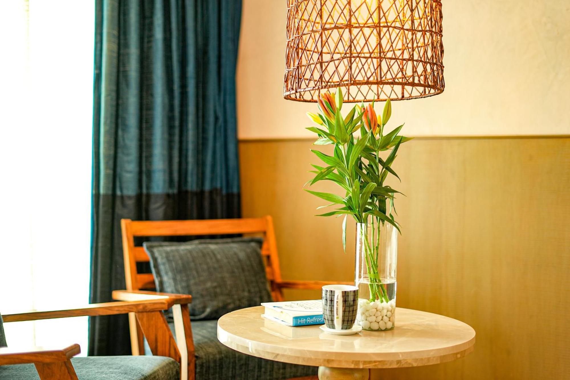 Deluxe Double Room on F&B Happy Hours 11 on selected beverages from 5 to 9 PmSunday to Friday