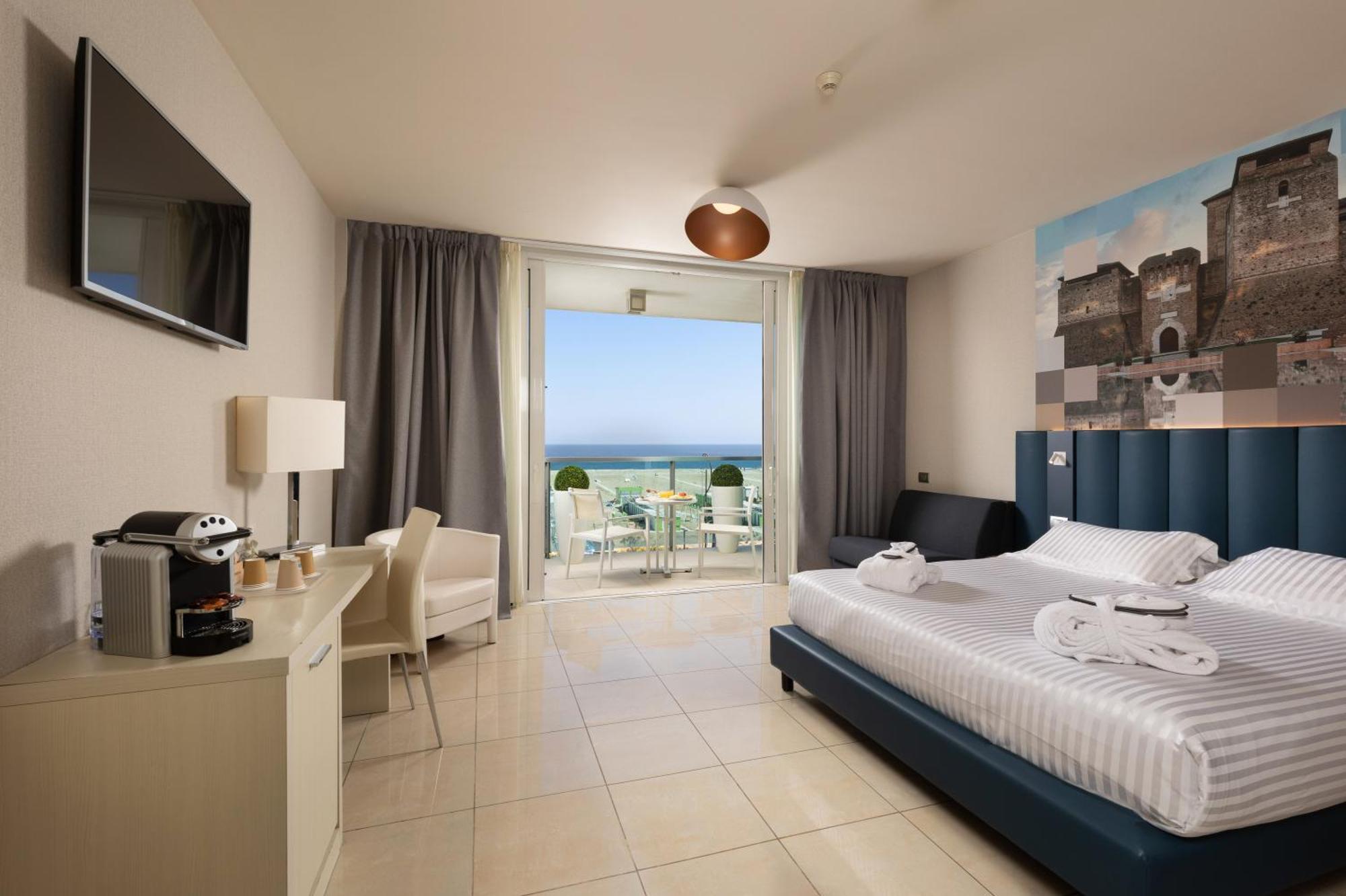 Privilege Room 1 Double Bed 1 Single Bed Sea Front,1667429360:JPEG