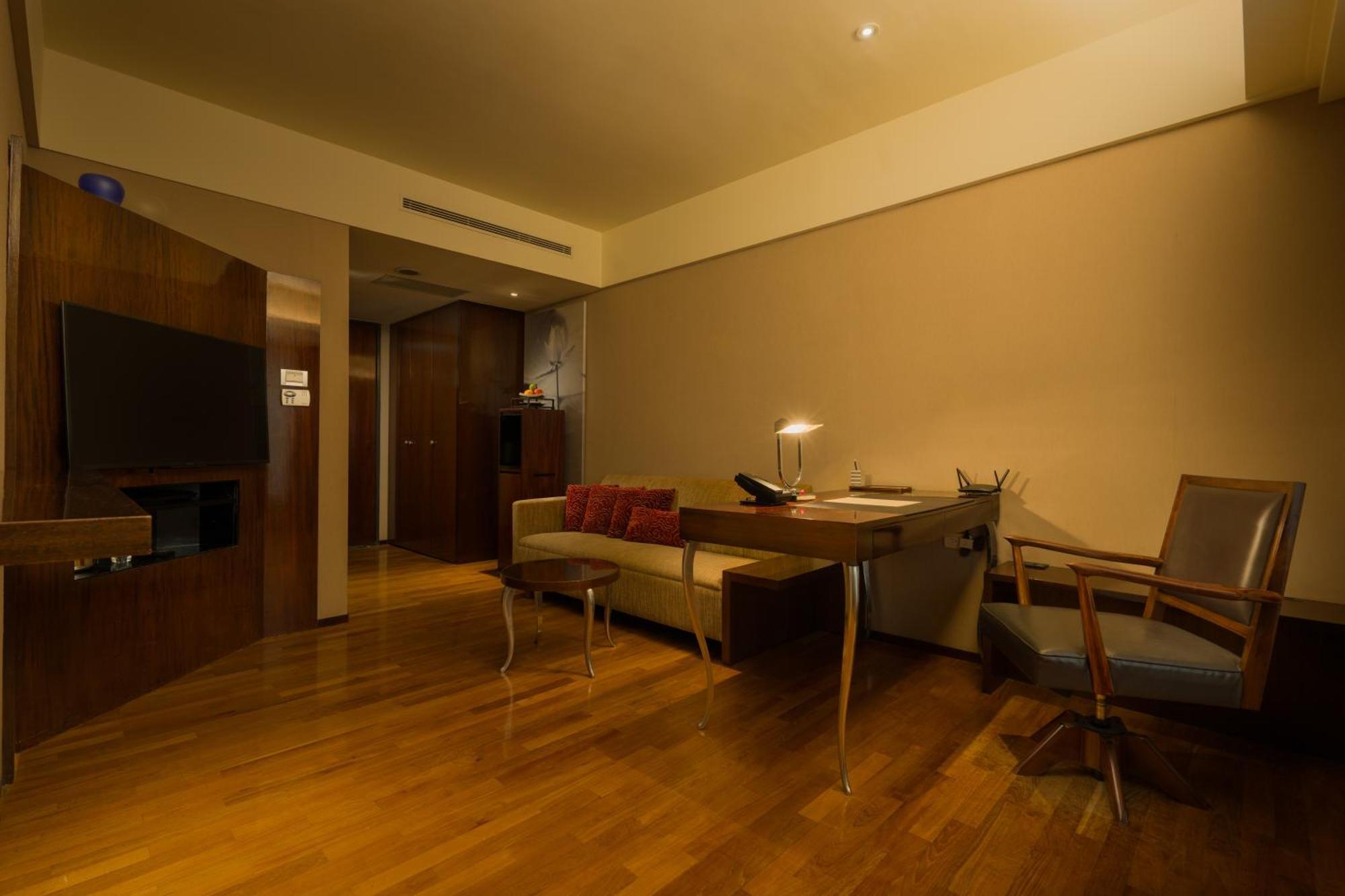 Deluxe Suite