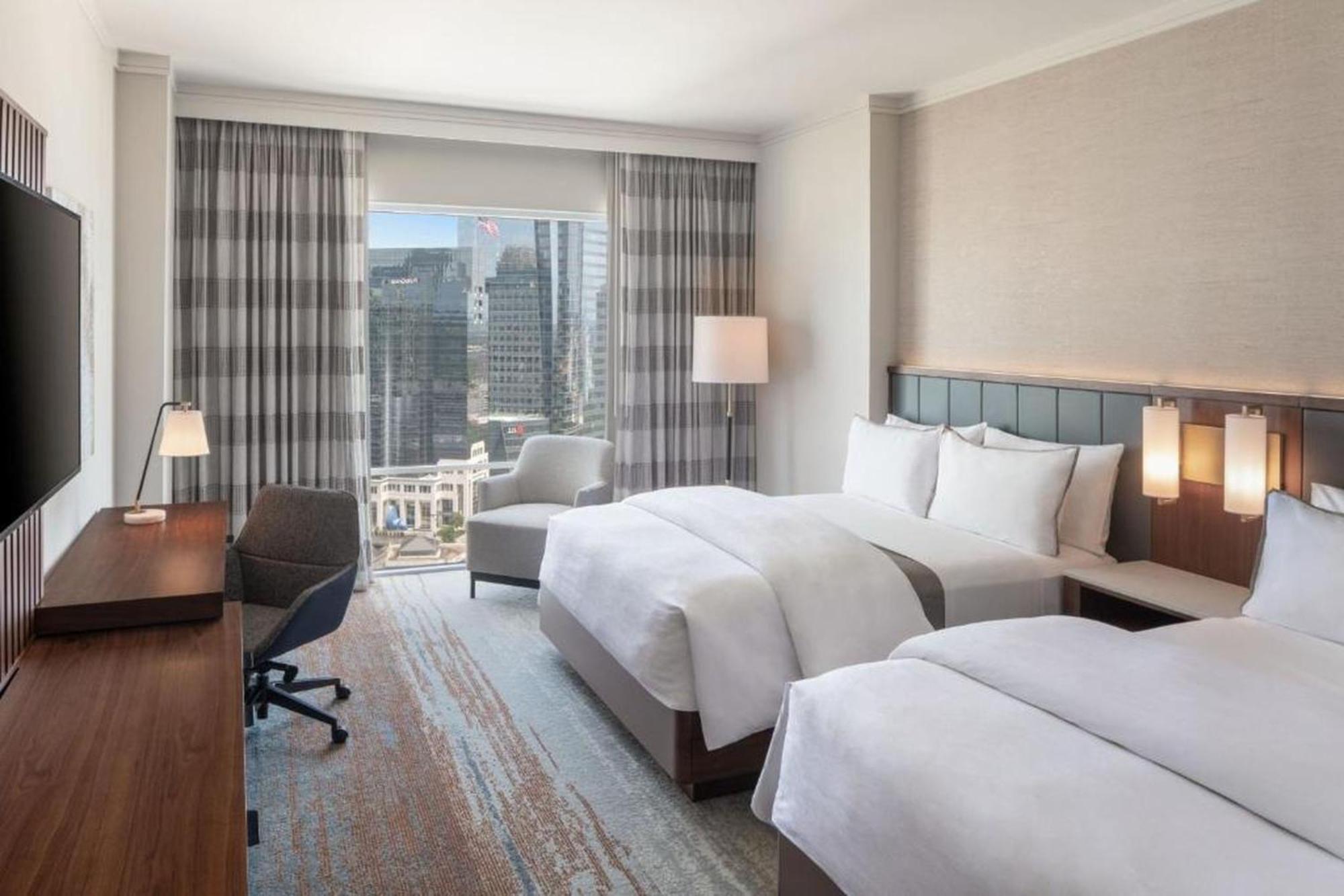 Preferred Guest room 2 Double City view High floor