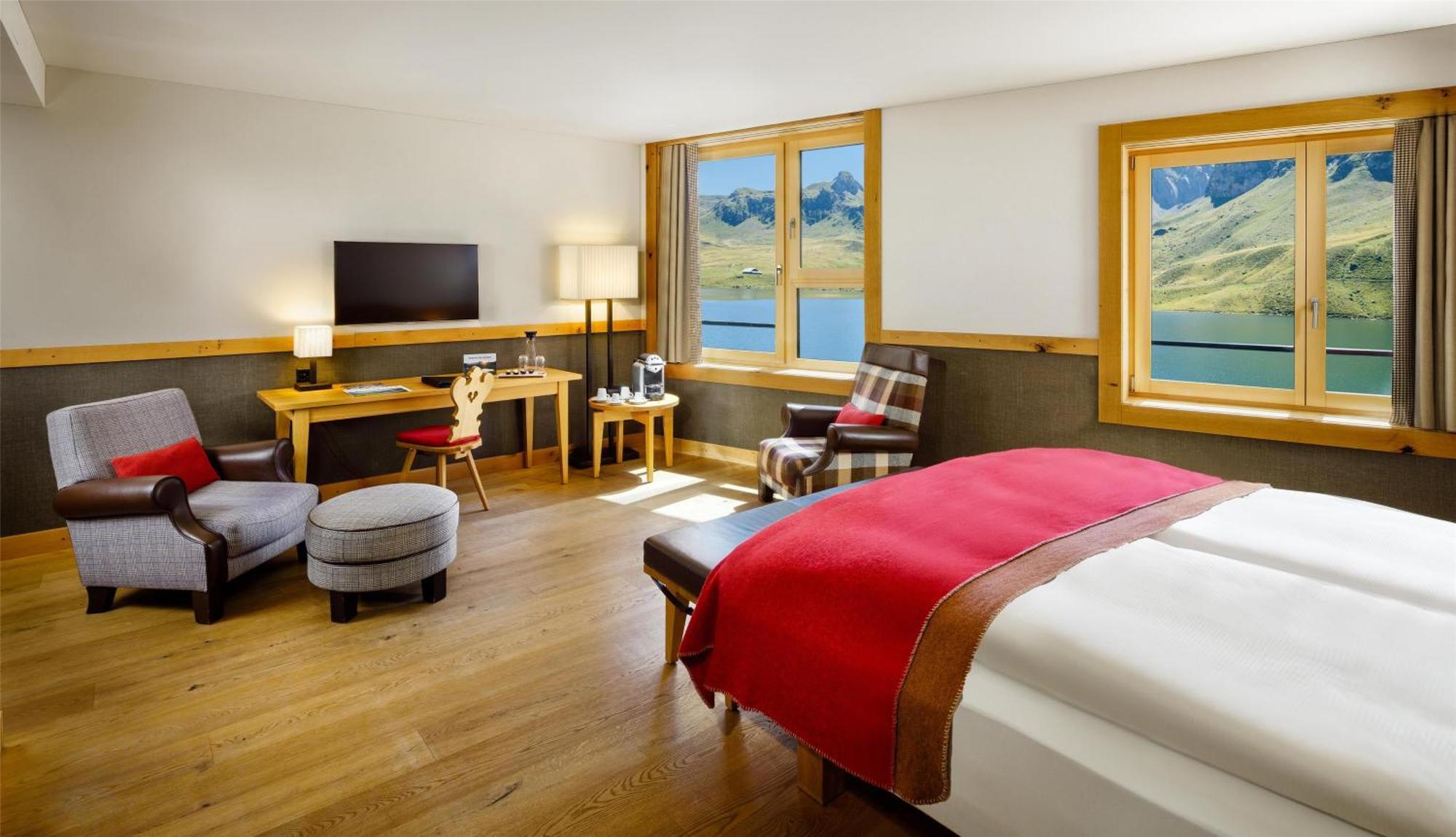 Superior Lake View Room family friendly Lago Lodge