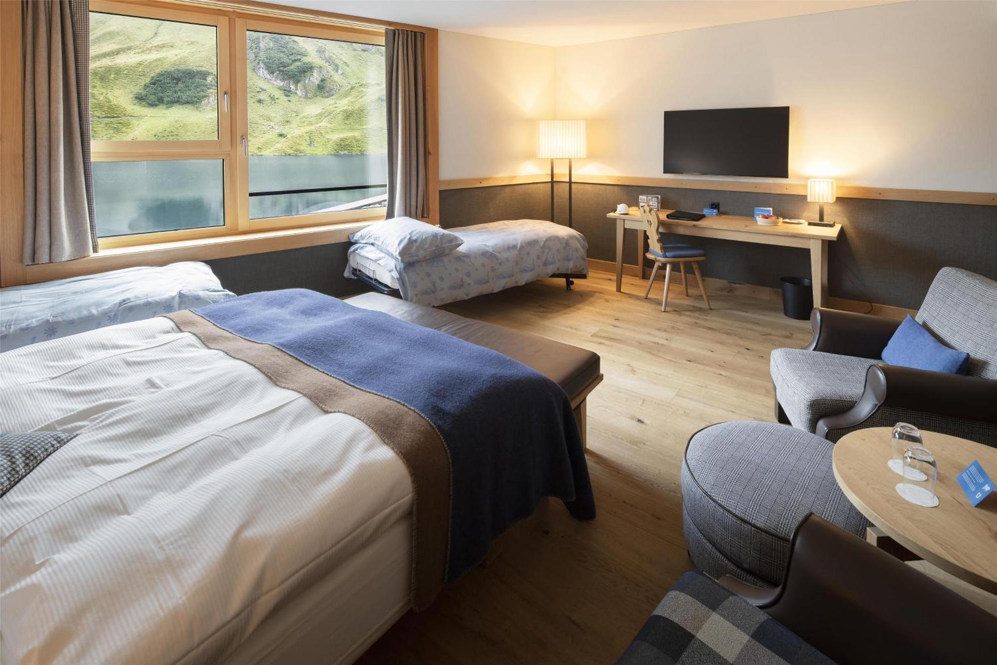 Superior Lake View Room family friendly Lago Lodge