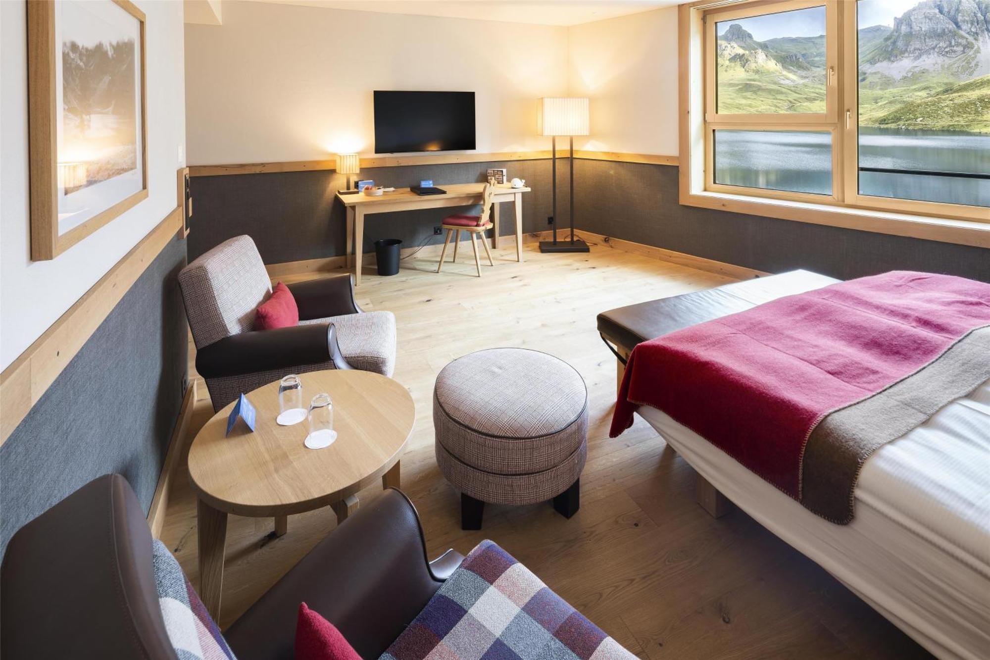 Superior Lake View Room family friendly Lago Lodge