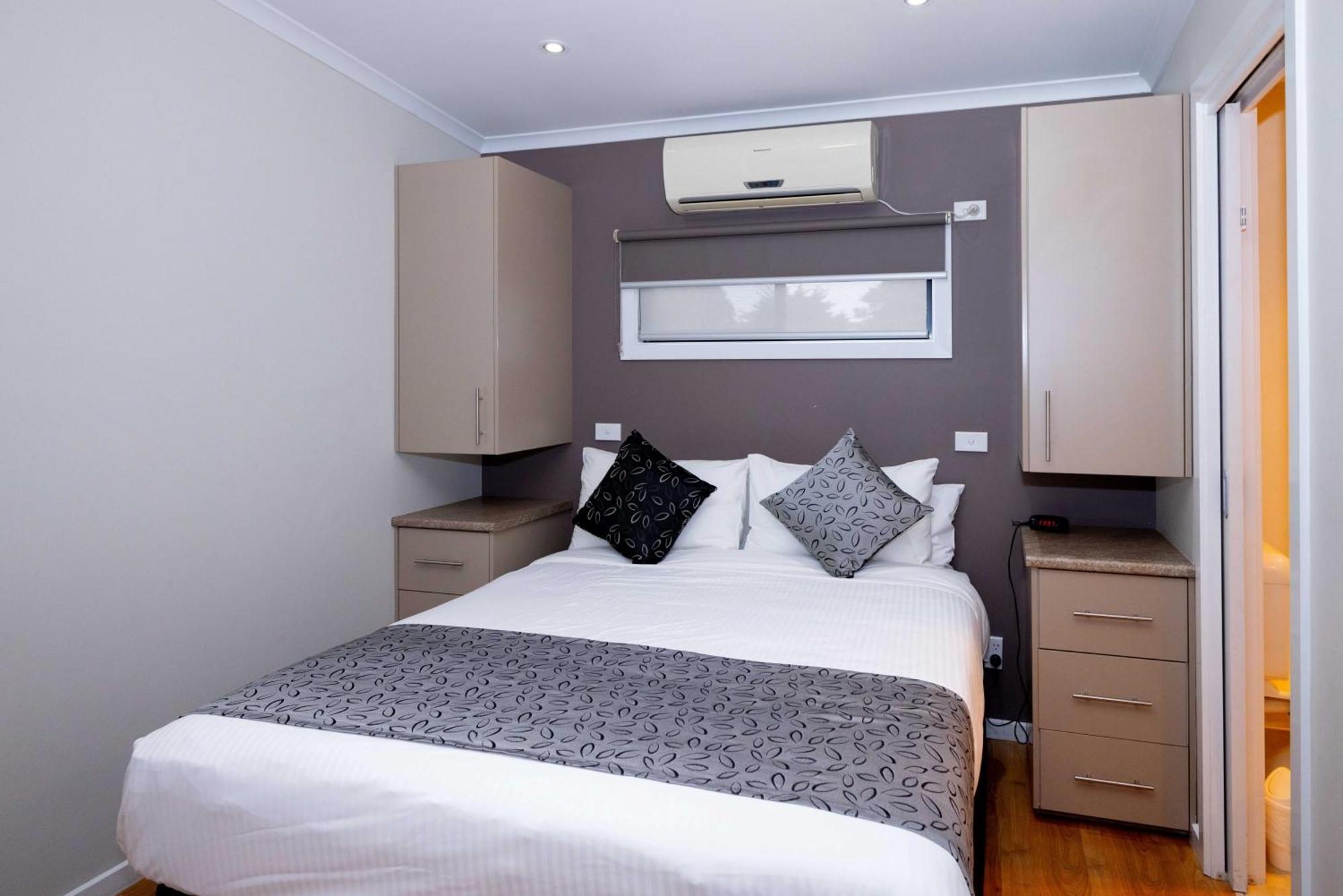 Studio Deluxe Cabin