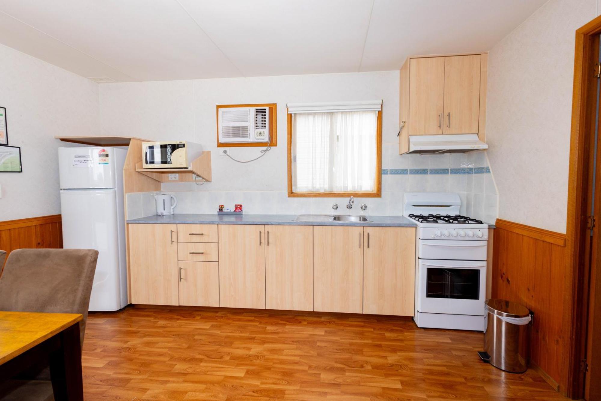 One-Bedroom Deluxe Cabin