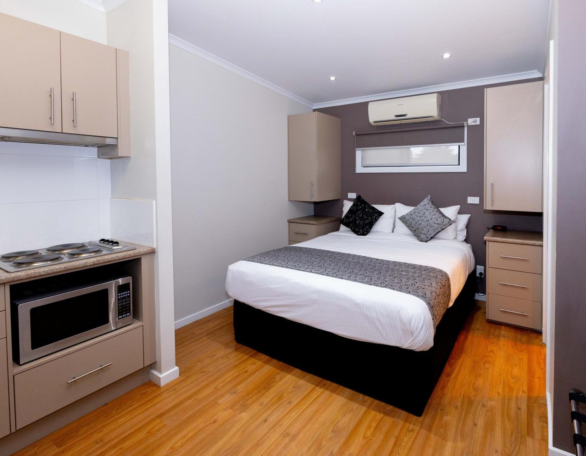 Studio Deluxe Cabin