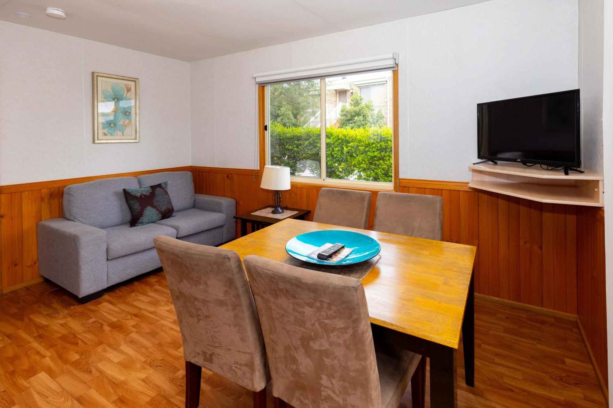 One-Bedroom Deluxe Cabin