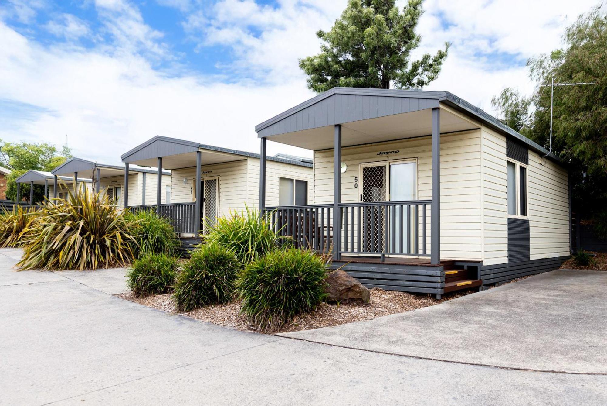 One-Bedroom Deluxe Cabin