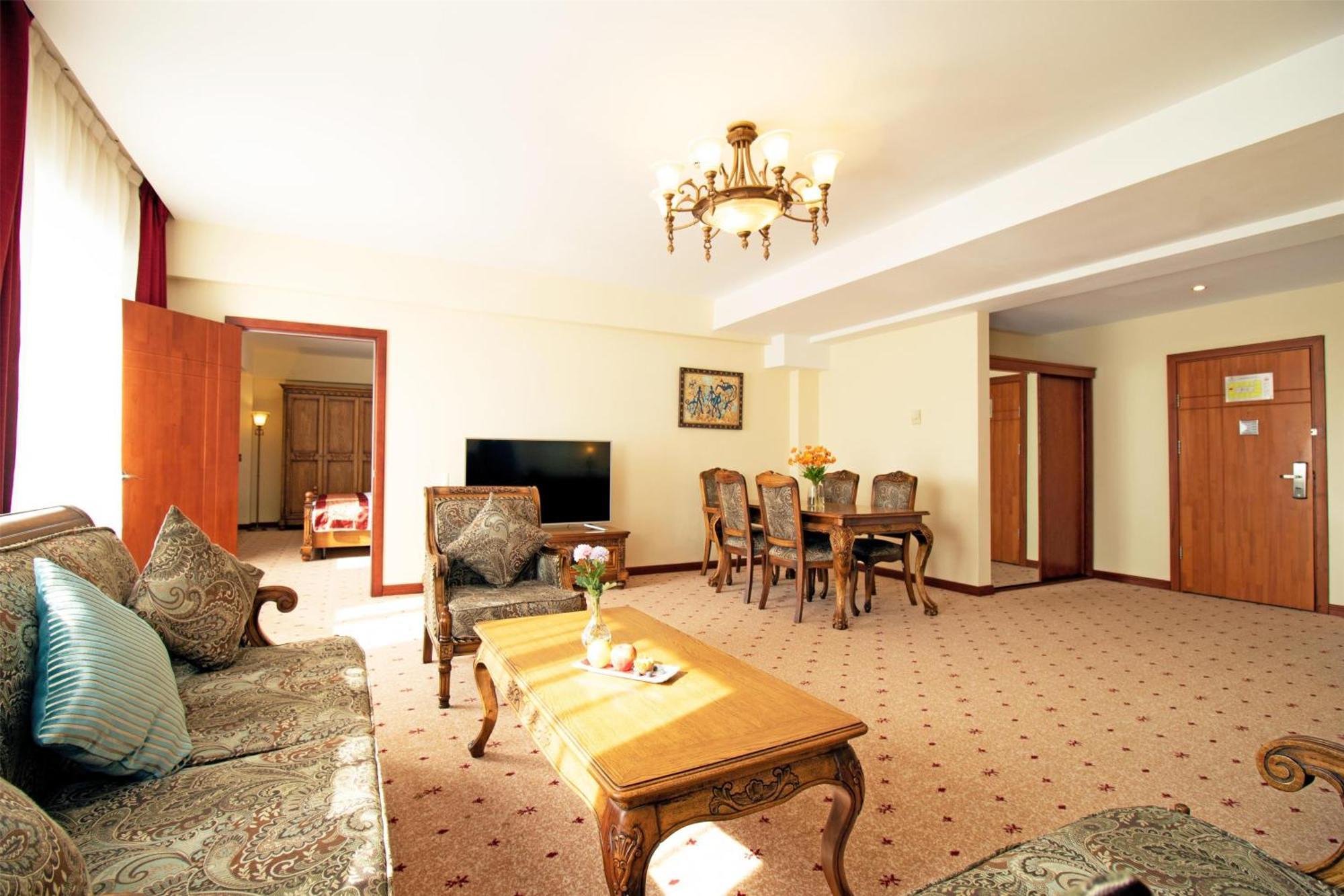Executive Suite,1668070364:JPEG