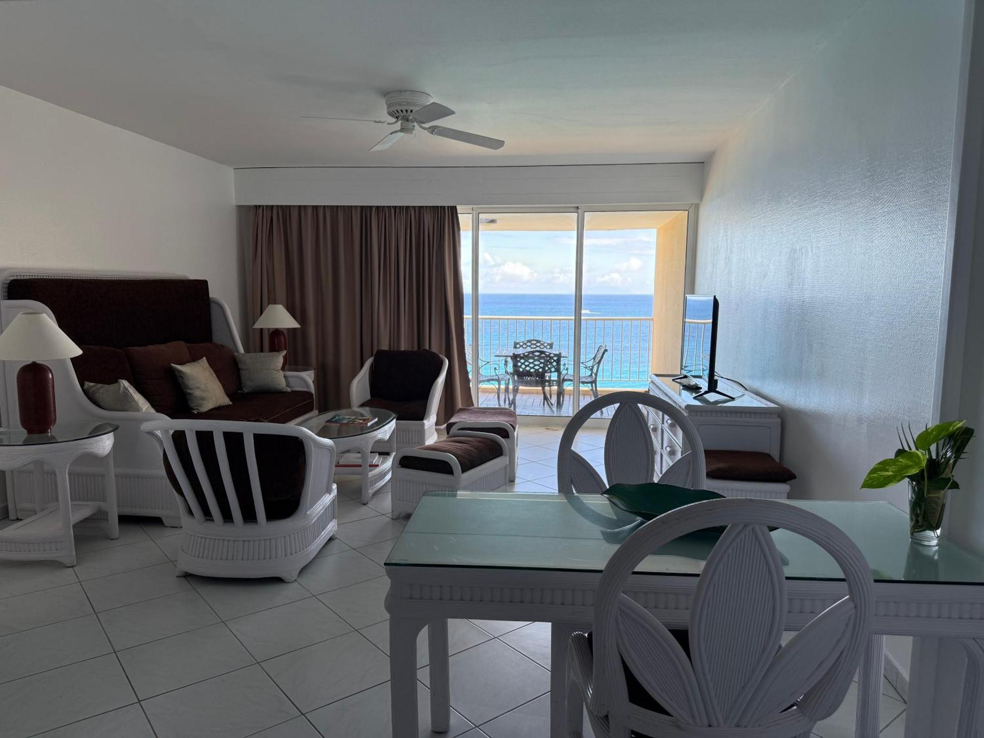 Deluxe King Room with Ocean View,1668075230:JPEG