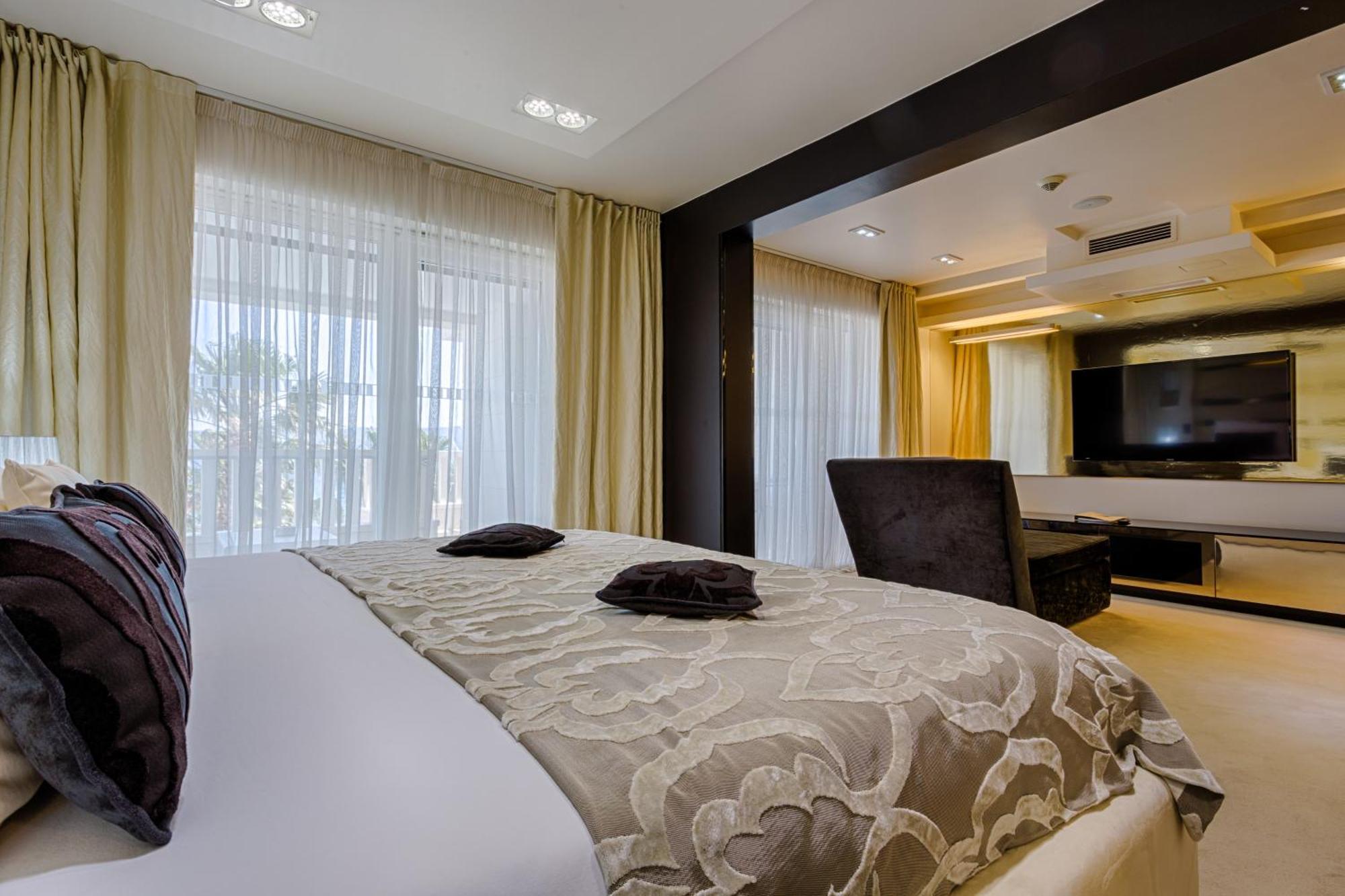 Executive Suite Terrace Sea View Whirlpool