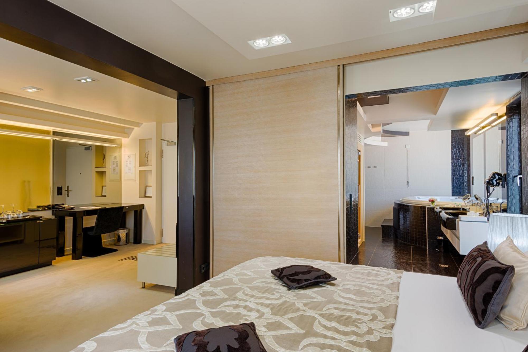 Executive Suite Terrace Sea View Whirlpool
