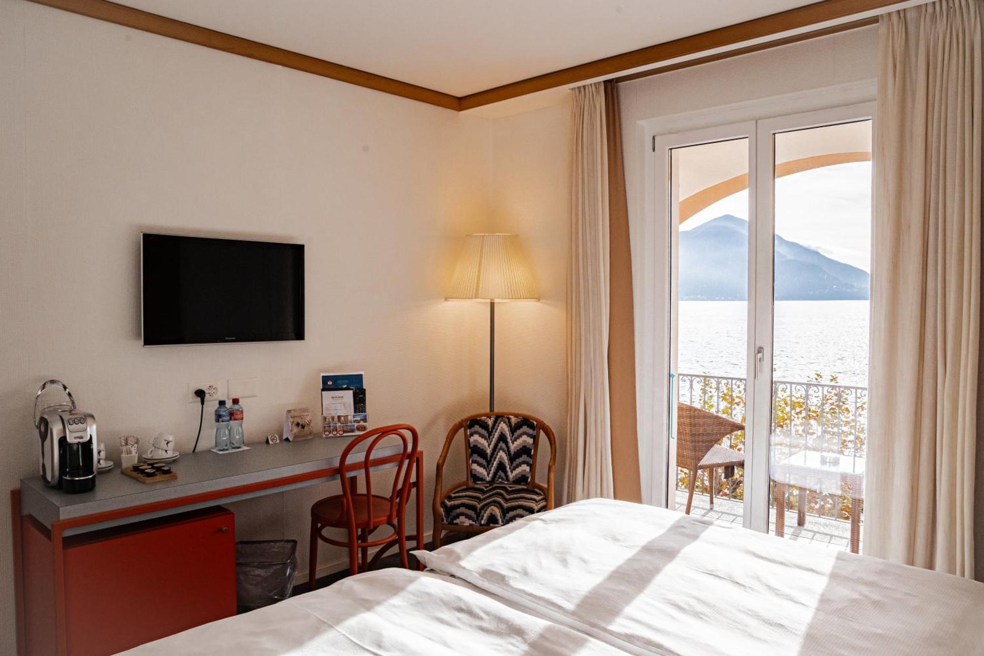 Twin Room Terrace Lake View