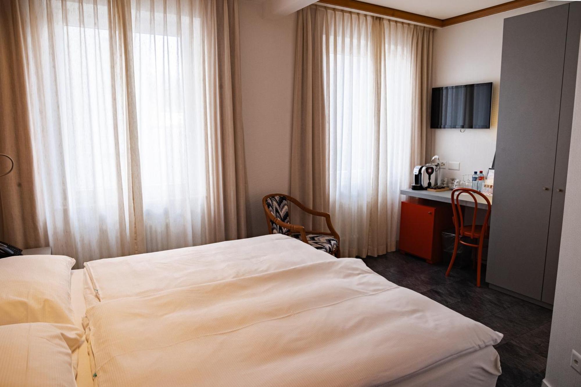 Economy Twin Room Courtyard View