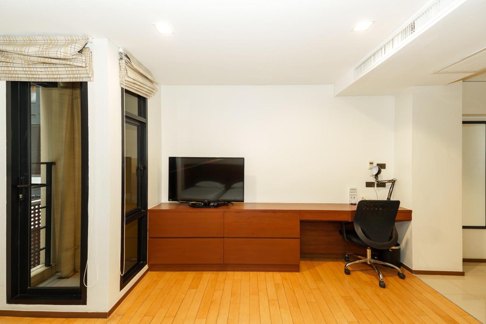 Deluxe Twin Studio