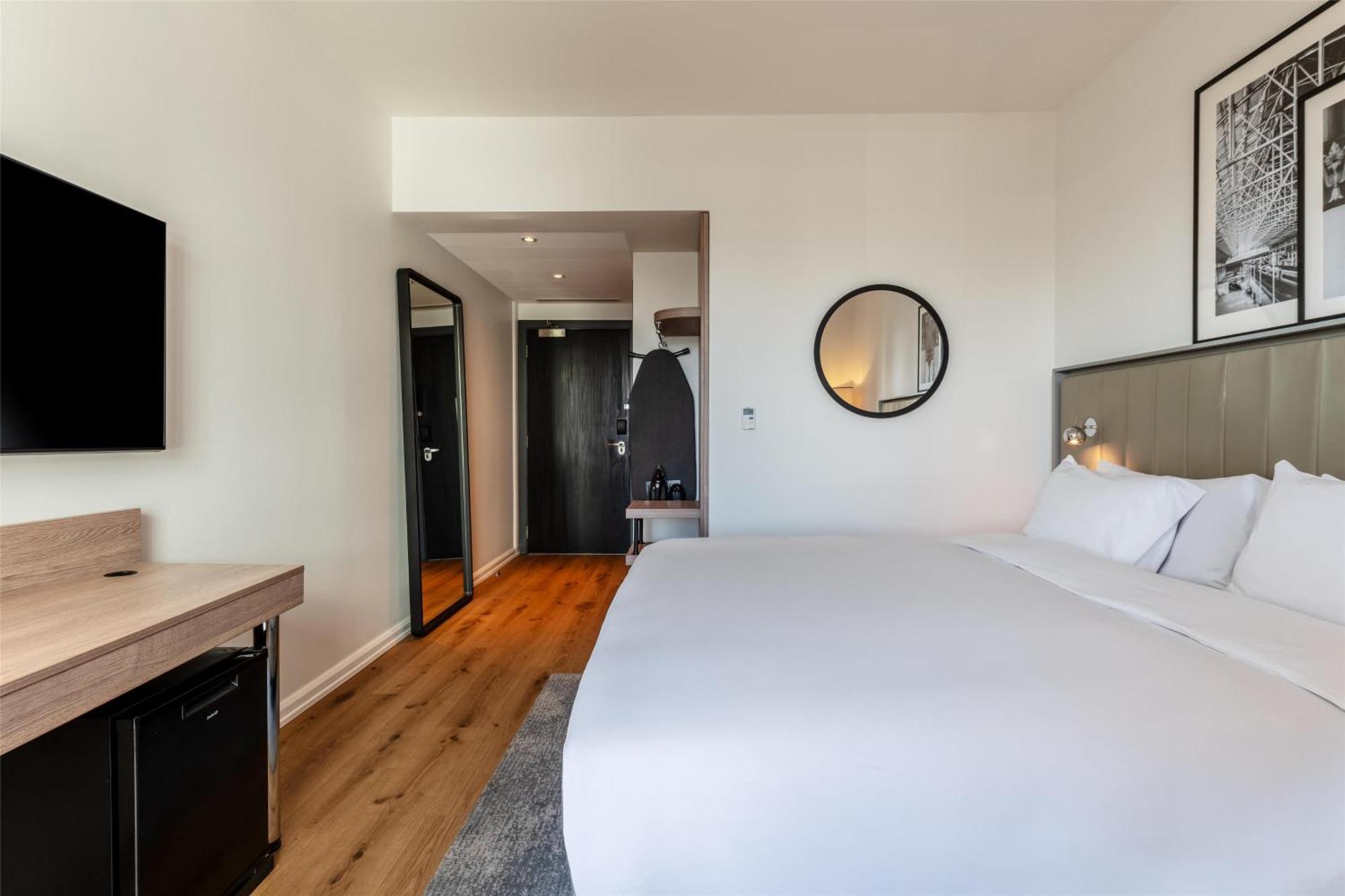 Net Zero Standard Room