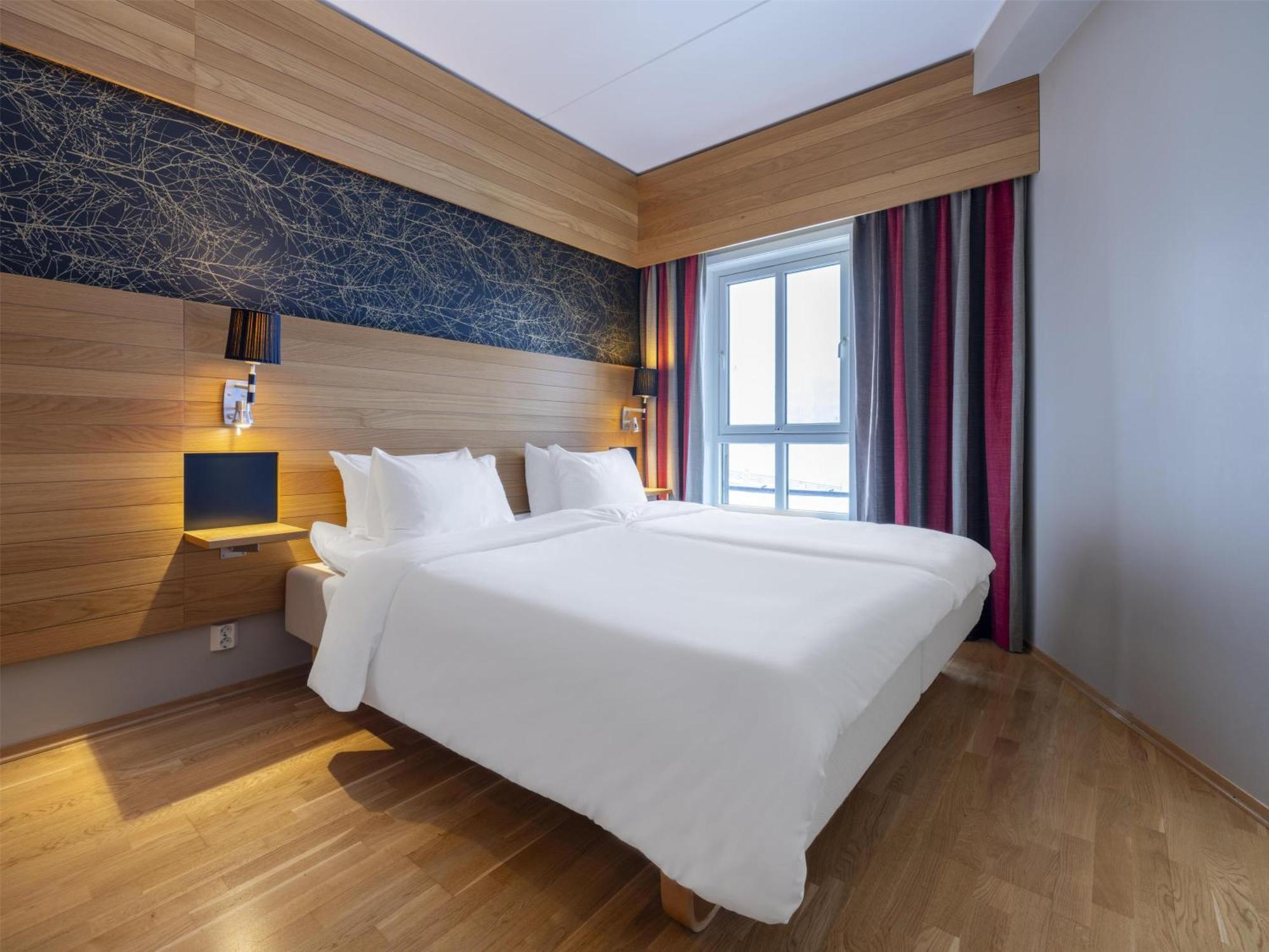 Family Room,1670704307:JPEG