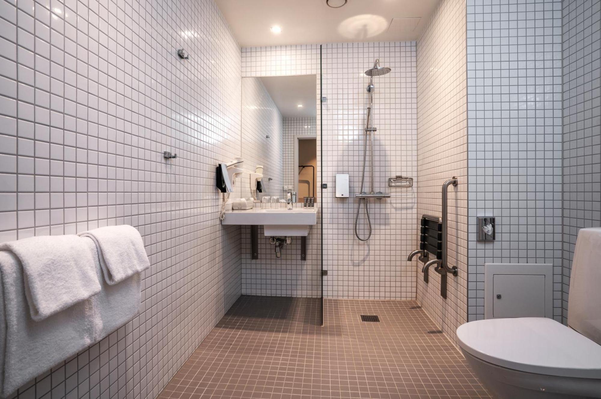 Queen Room Disability Access