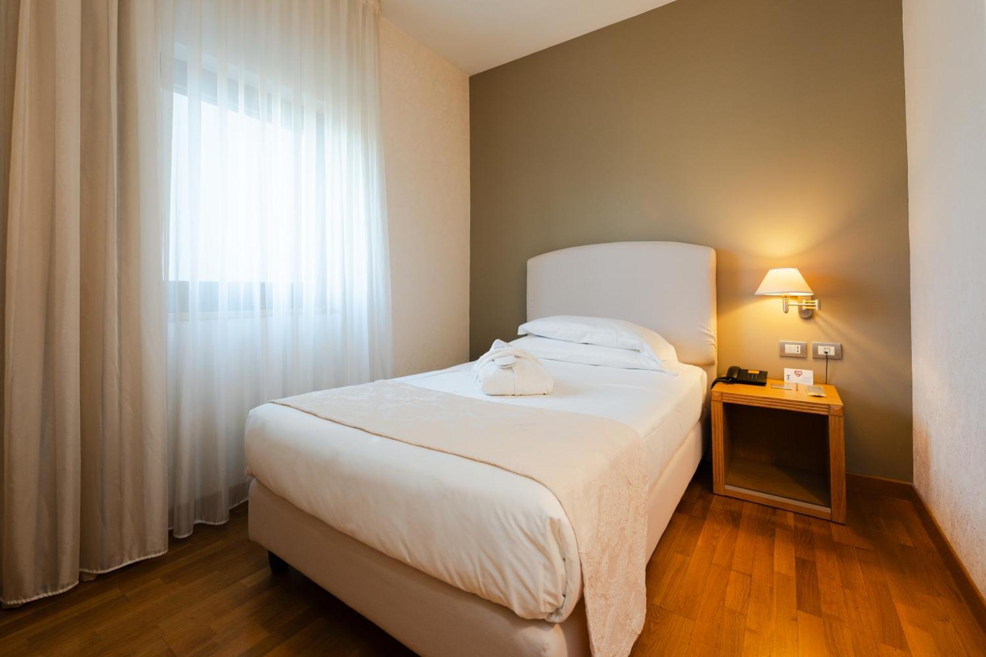 Classic Single Room,1671866012:JPEG