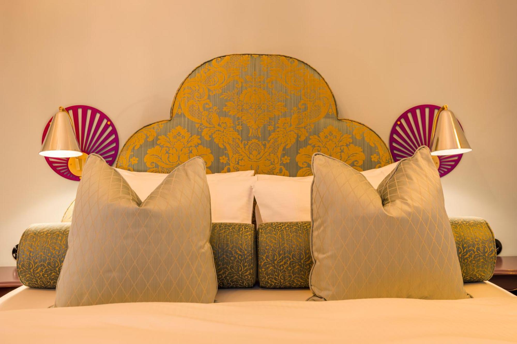 Double Room Queen Size Bed