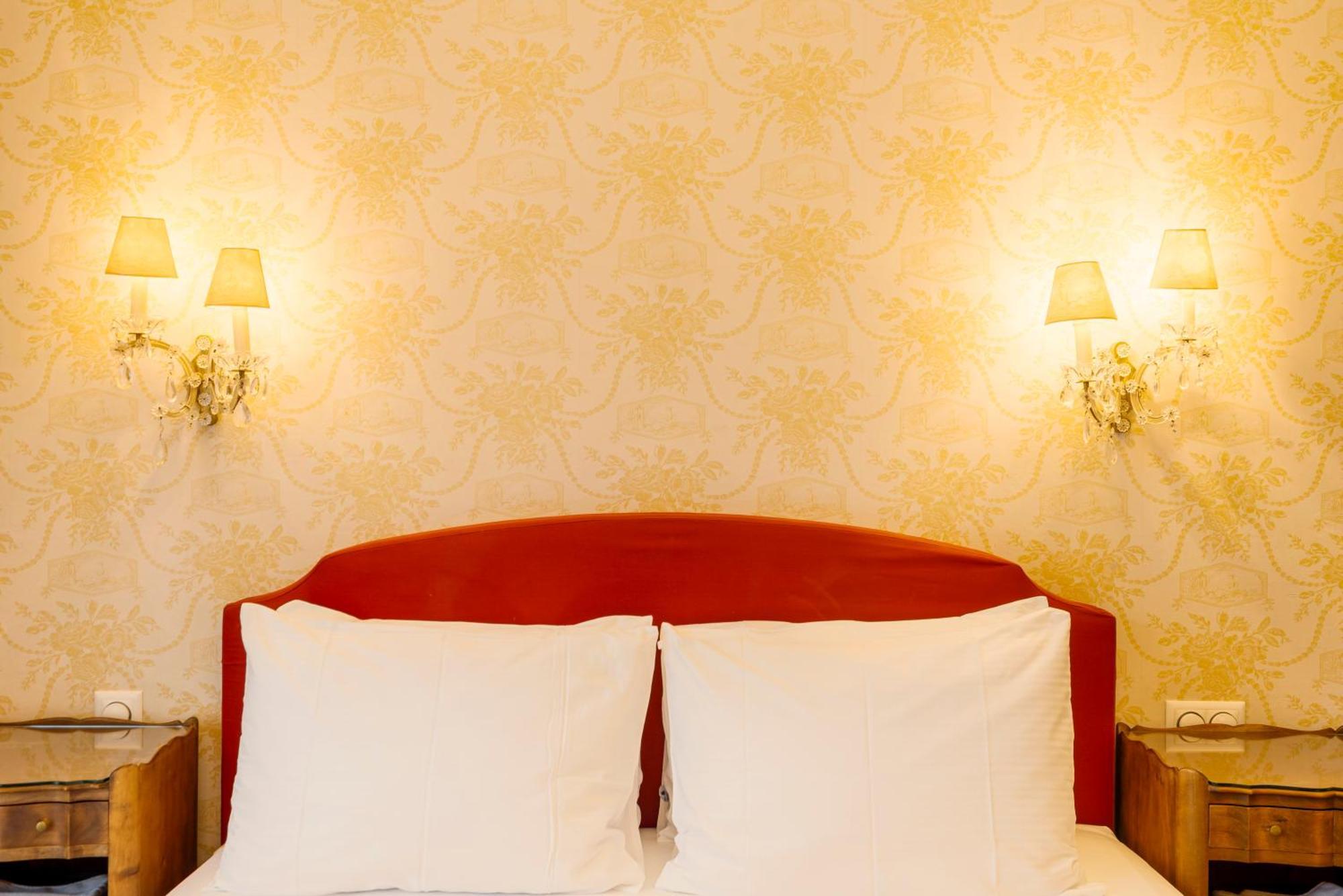 Double Room Queen Size Bed