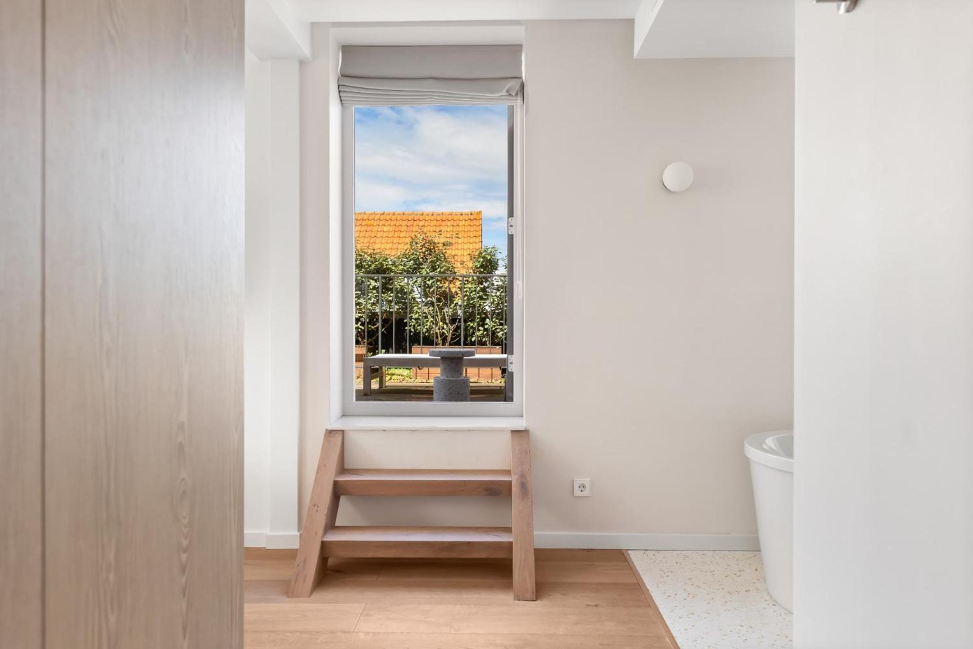 Deluxe room bath