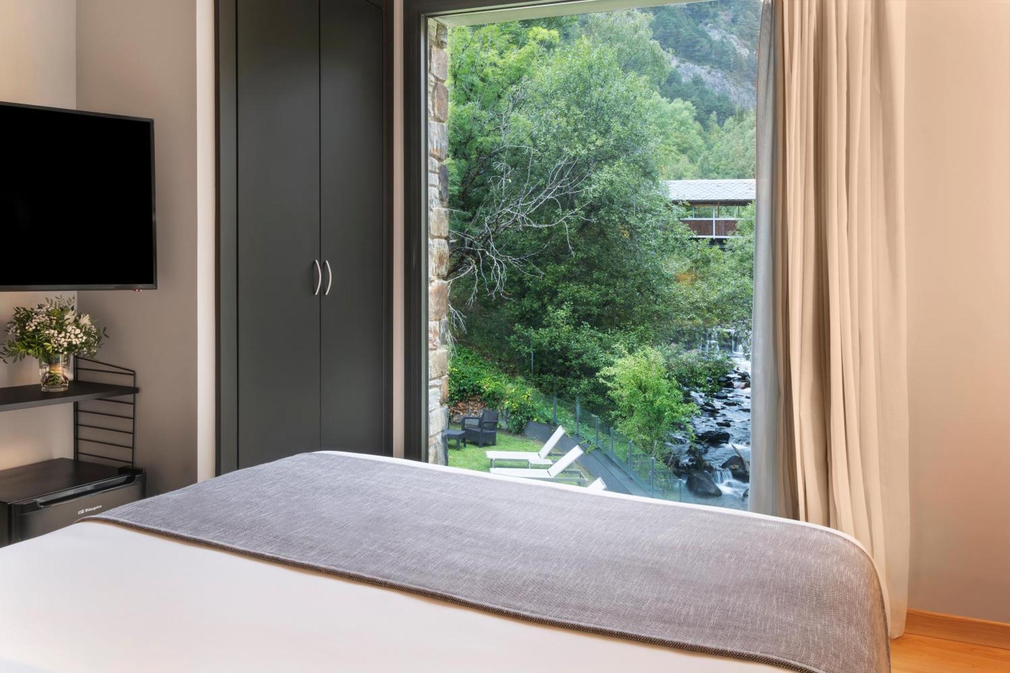 Premium Double Room with View,1679568347:JPEG