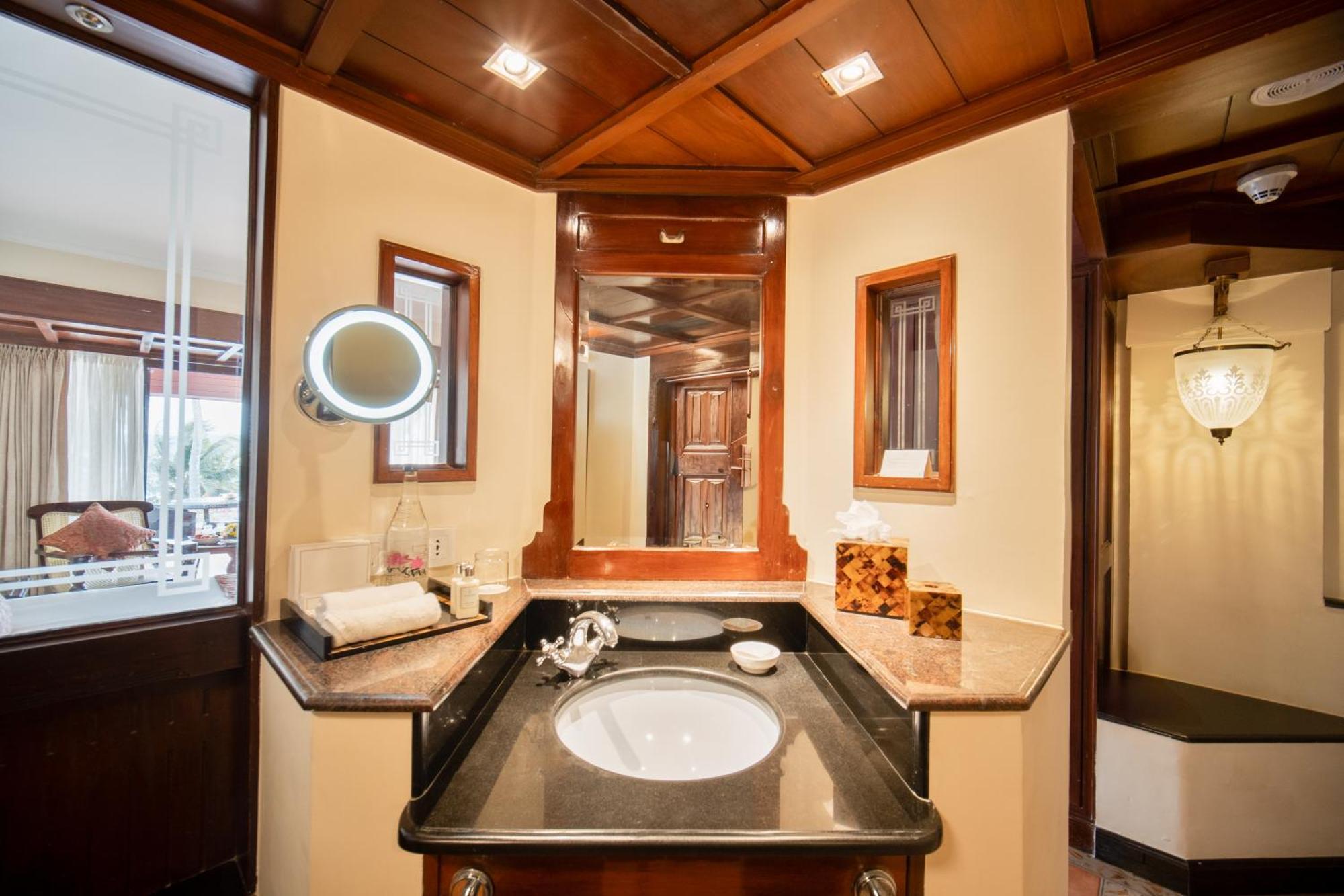 Premier Sea View Room