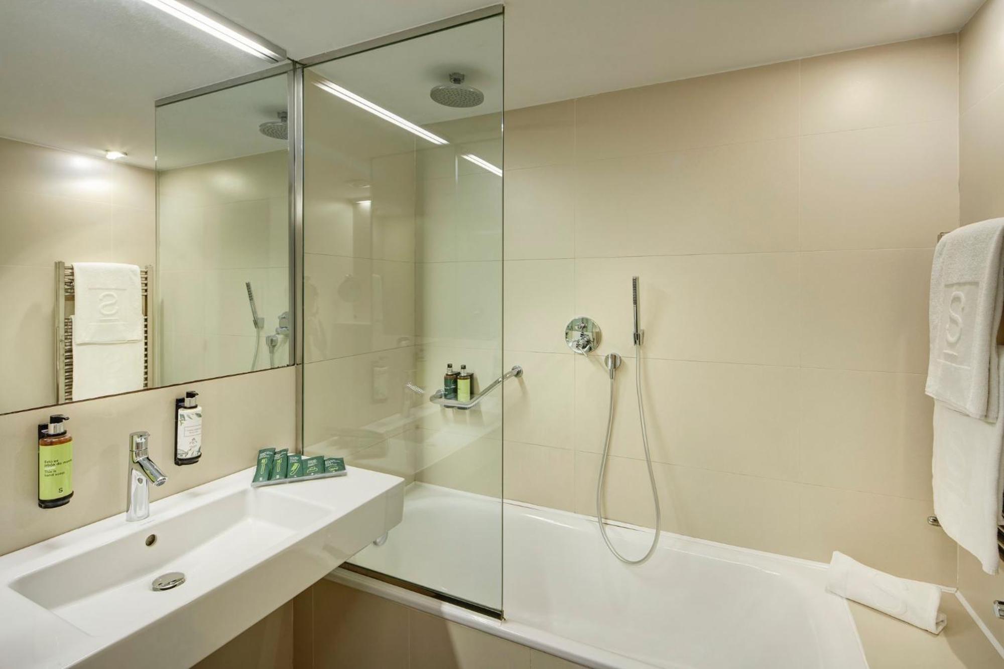 Superior Twin Room City View