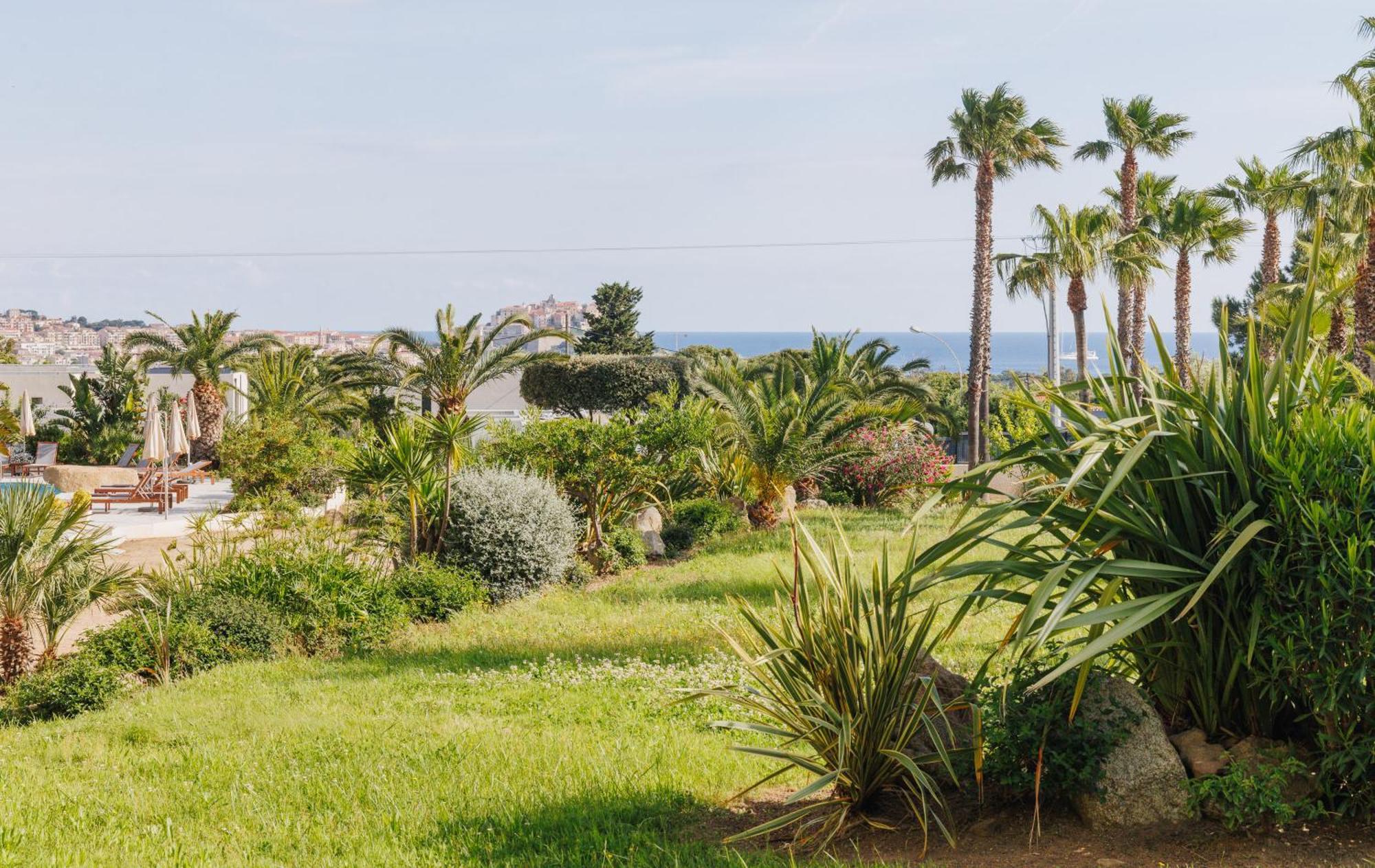 Classic Room Garden View
