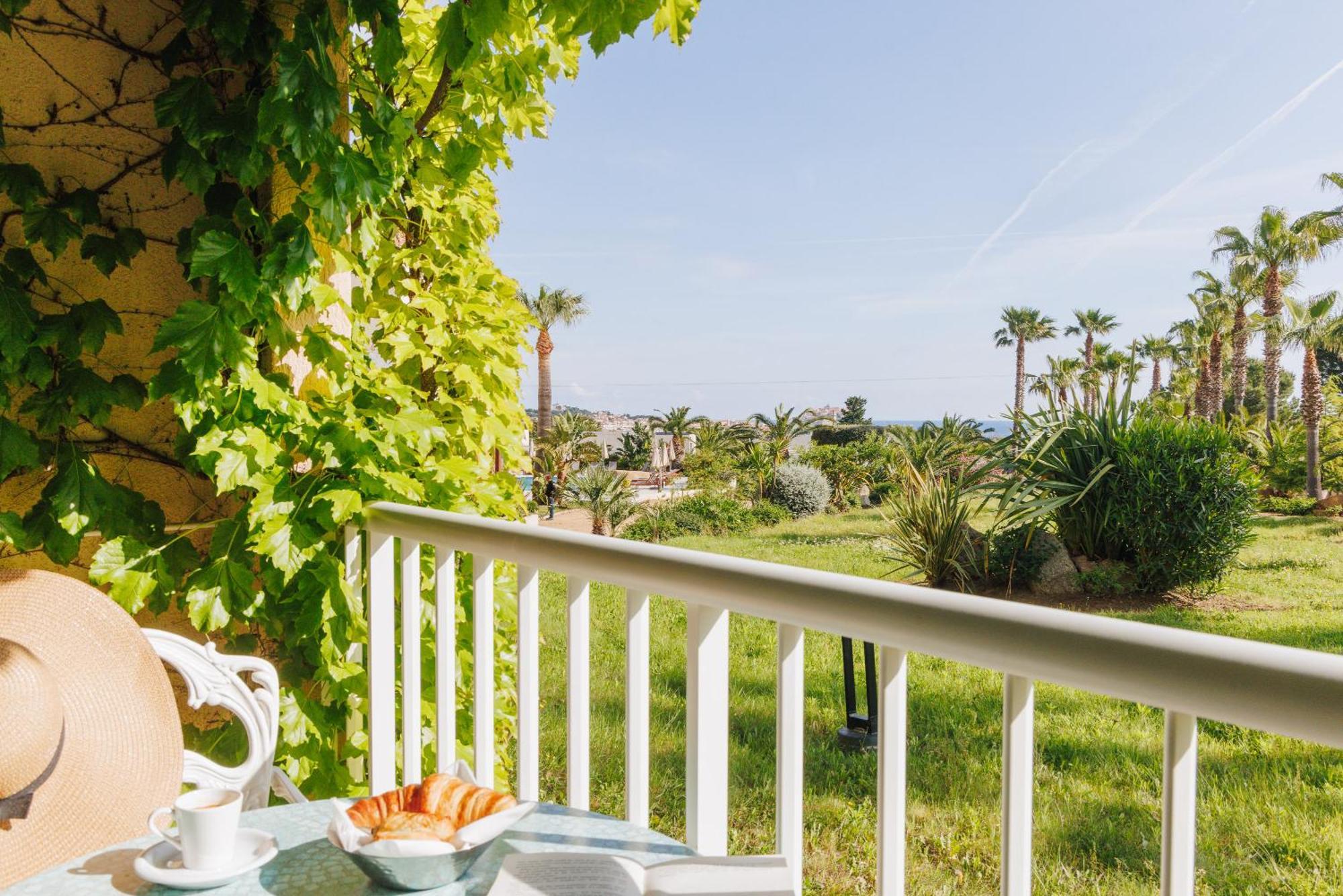 Classic Room Garden View
