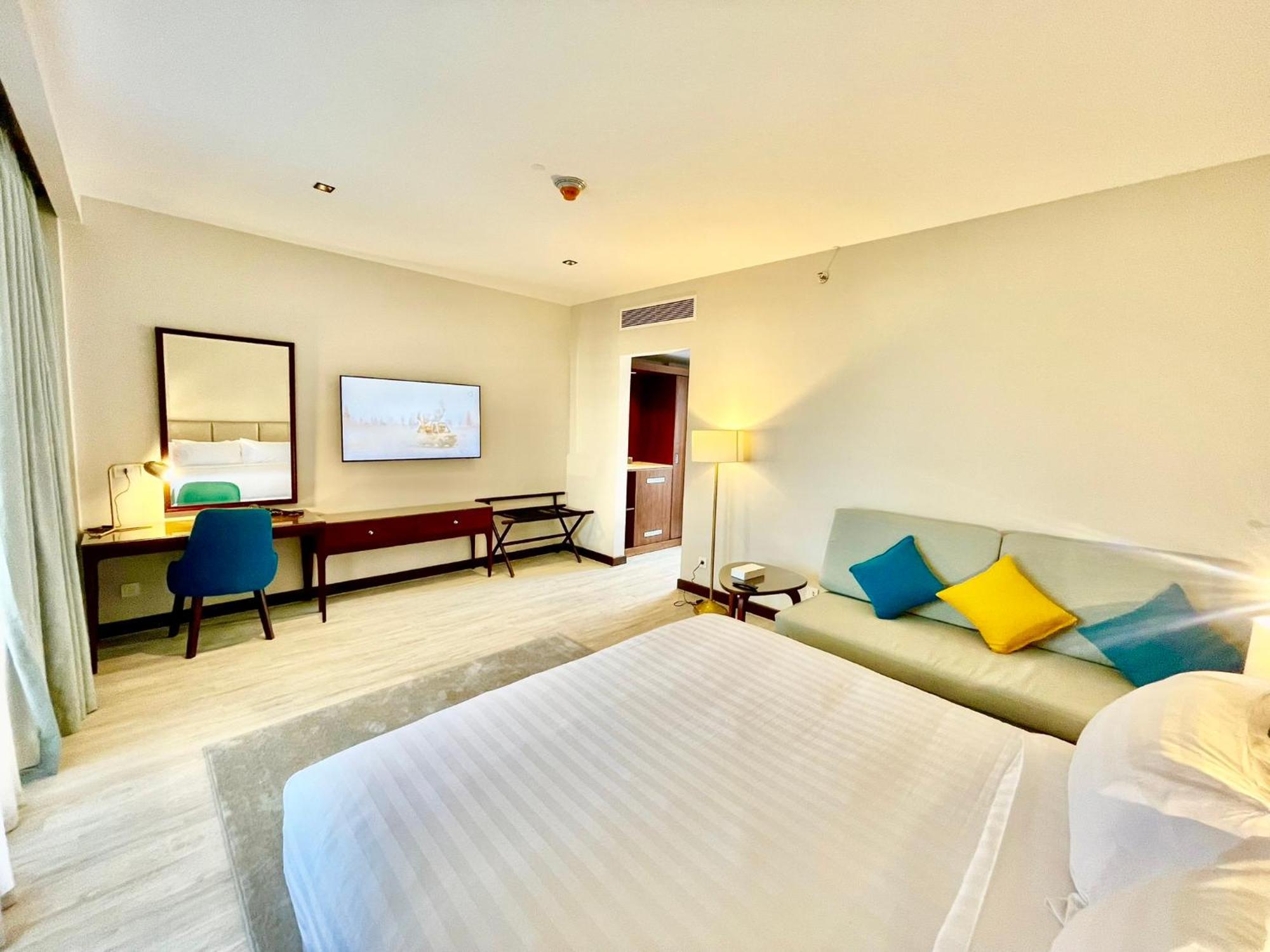 Deluxe Double or Twin Room Pool View