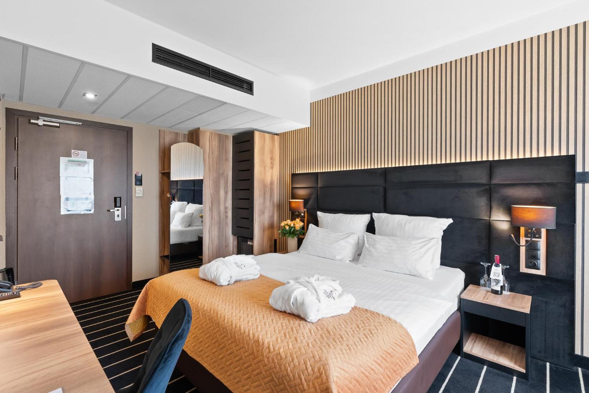 Double Room with Bath,1677853890:JPEG